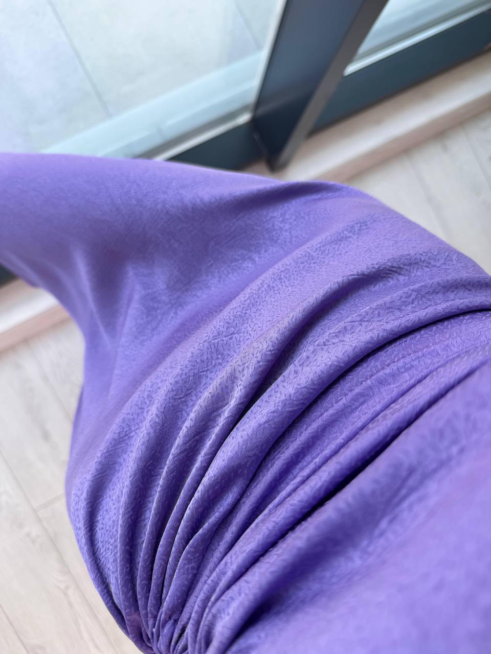 Tasarım%20Lila%20Jakarlı%20Saten%20Bel%20Detay%20Elbise