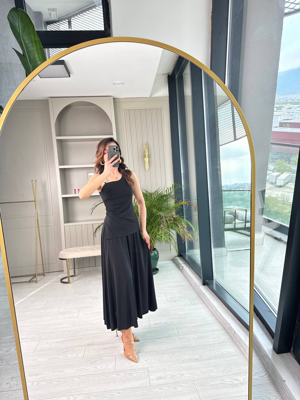 Siyah%20Metal%20Aksesuar%20Detaylı%20Premium%20Bluz%20Etek%20Takım