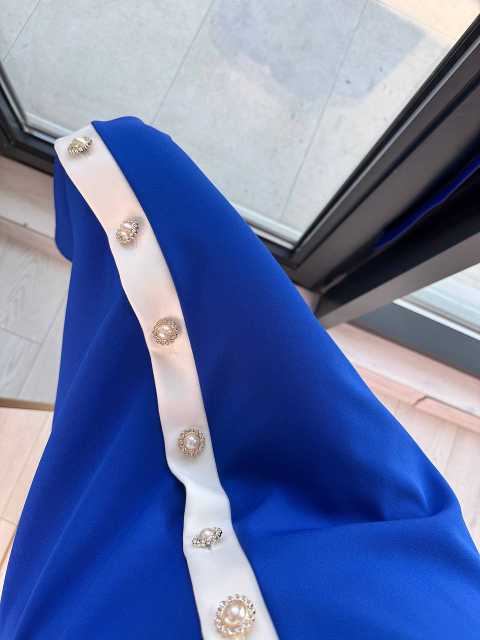 Saks%20Mavi%20inci%20Taş%20Düğme%20Detaylı%20Lüks%20Kalite%20Kemerli%20Kloş%20Elbise