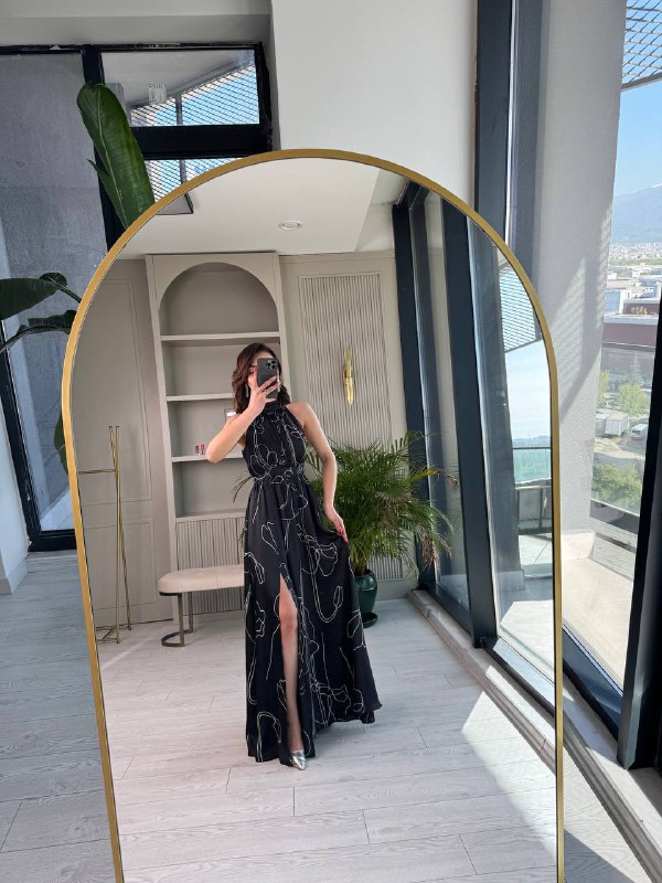Tasarım%20Desenli%20Halter%20Yaka%20Astarlı%20İpek%20Saten%20Elbise