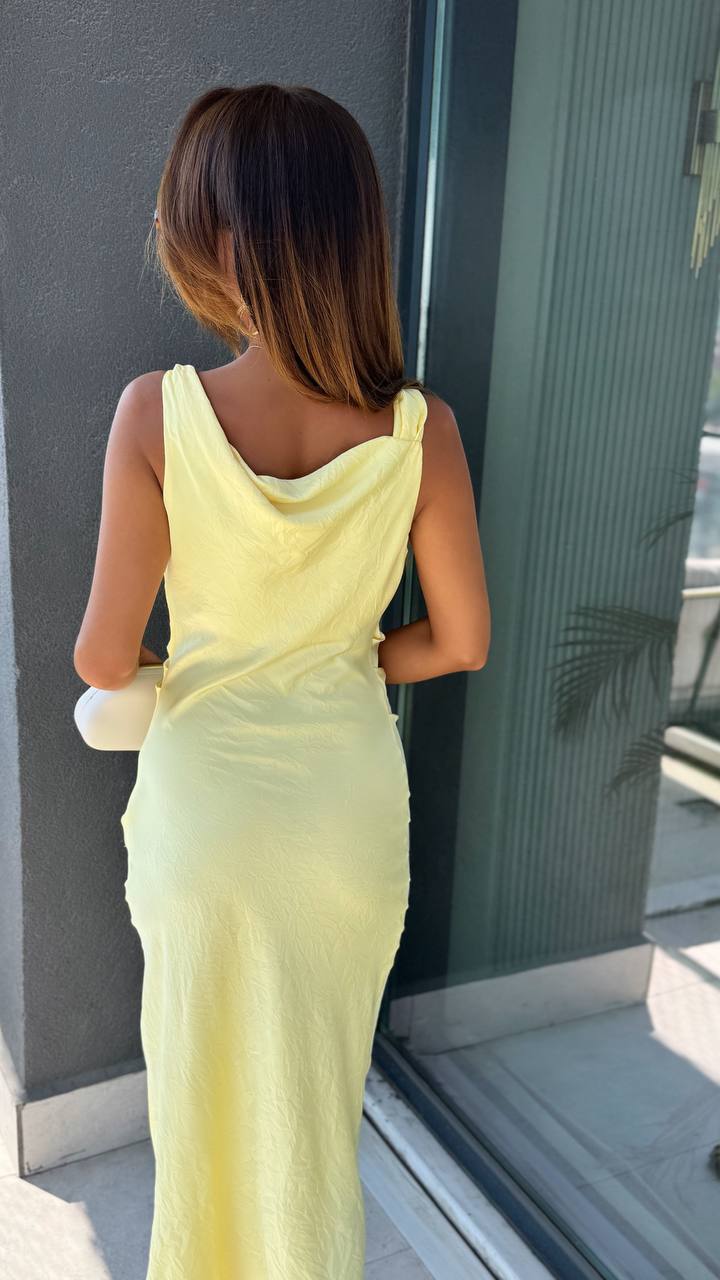 Sarı%20Degaje%20Yaka%20Zara%20Model%20Saten%20Elbise