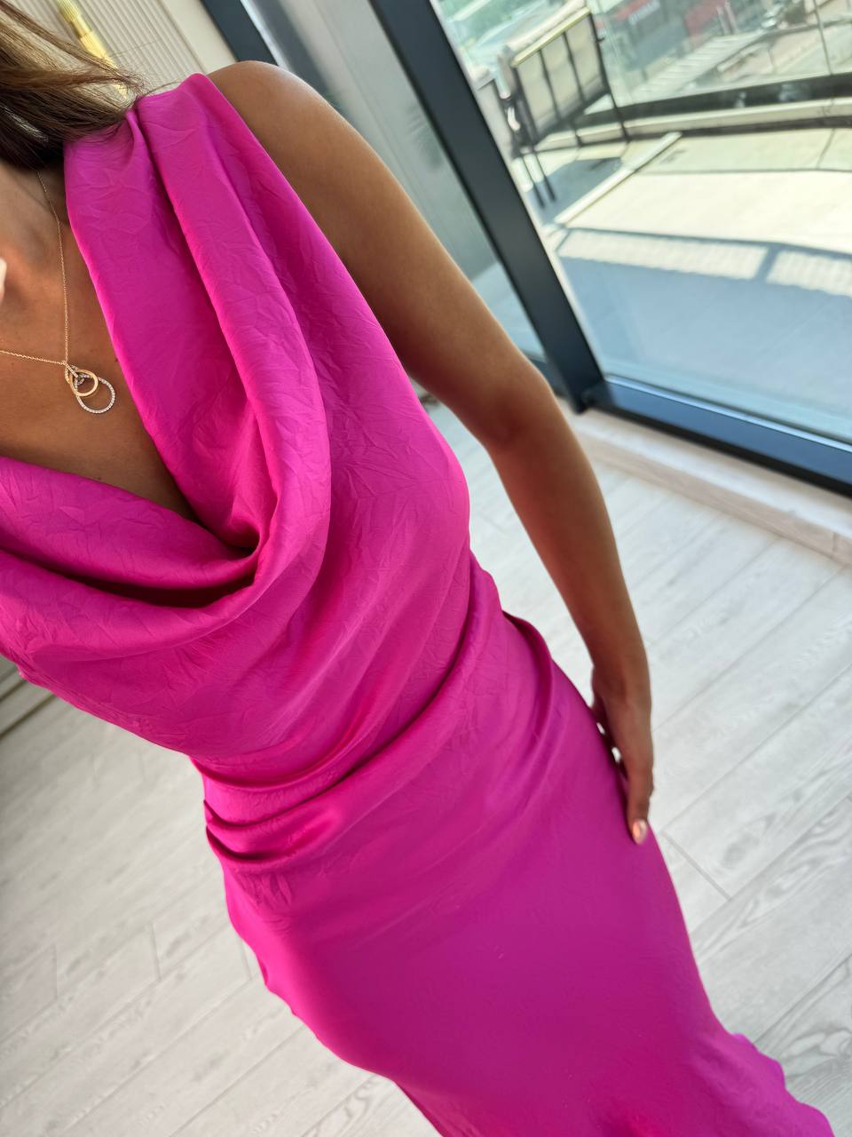 Fuşya%20Degaje%20Yaka%20Zara%20Model%20Saten%20Elbise