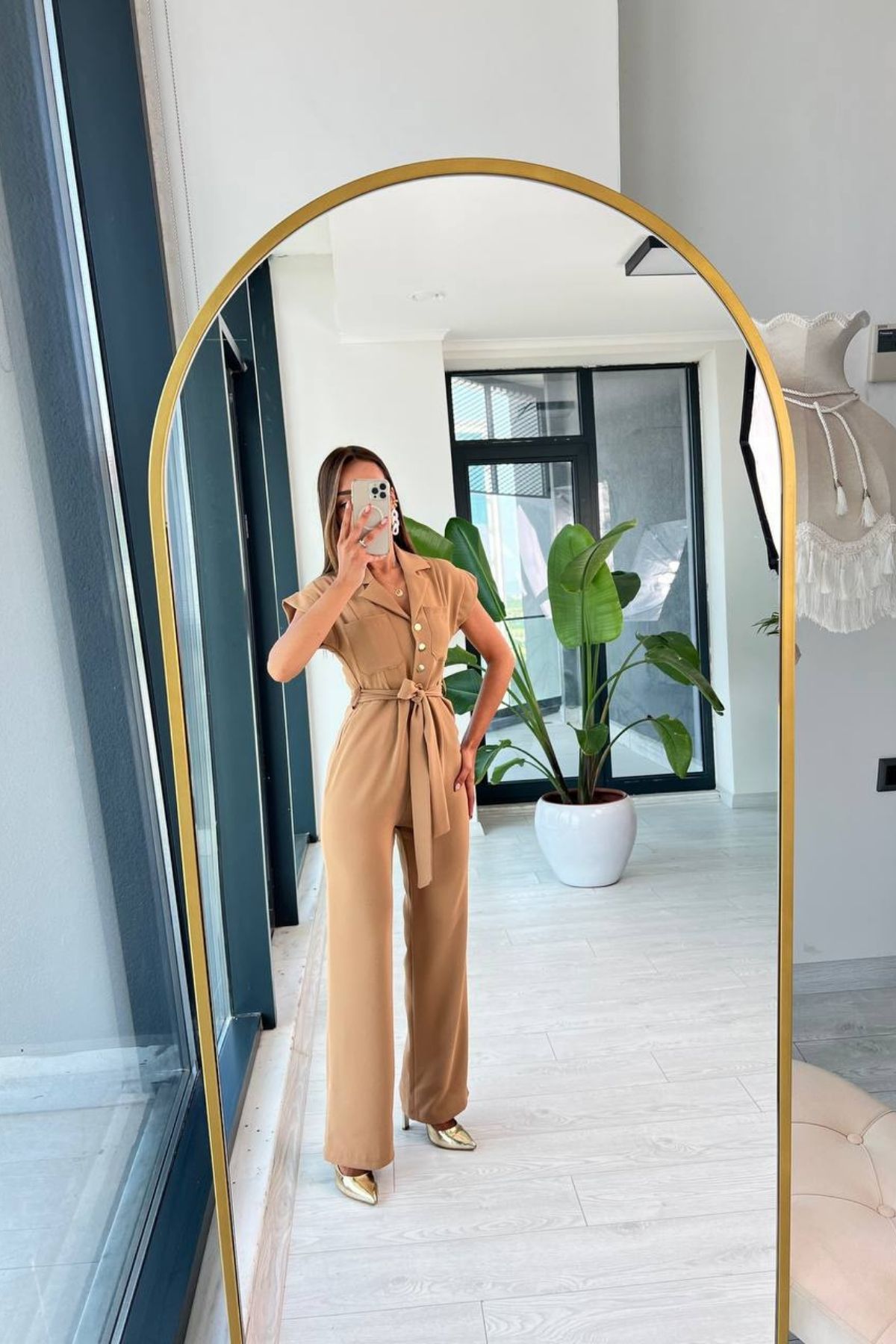 Camel%20Gold%20Düğme%20Detaylı%20ipekli%20Krep%20Tulum