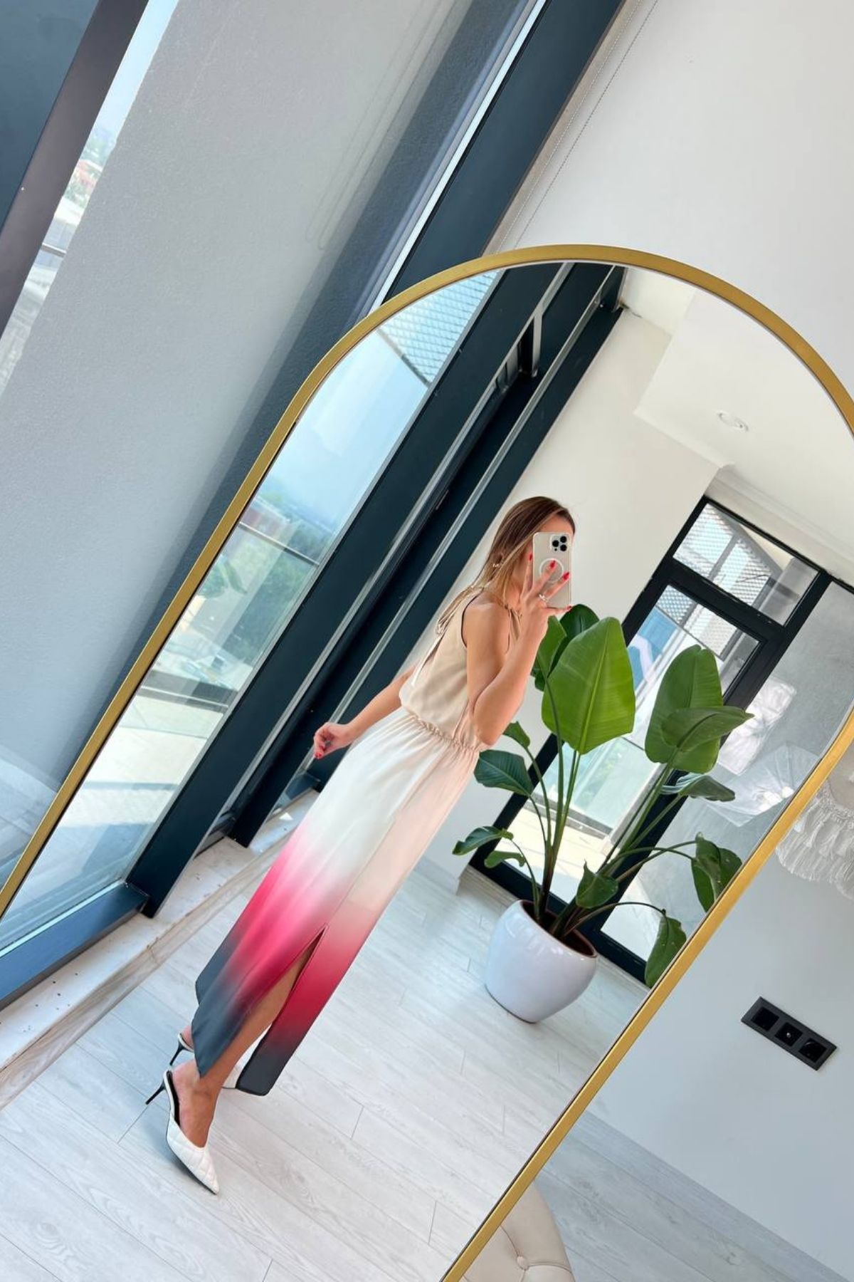 İpek%20Saten%20Geçişli%20Fuşya%20Halter%20Yaka%20Elbise
