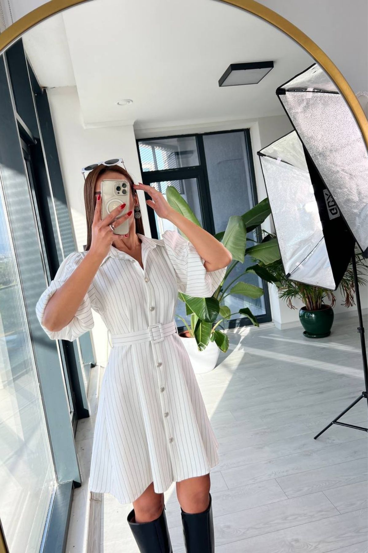 Beyaz%20Çizgili%20Tok%20Krep%20Kumaş%20Kemerli%20Elbise