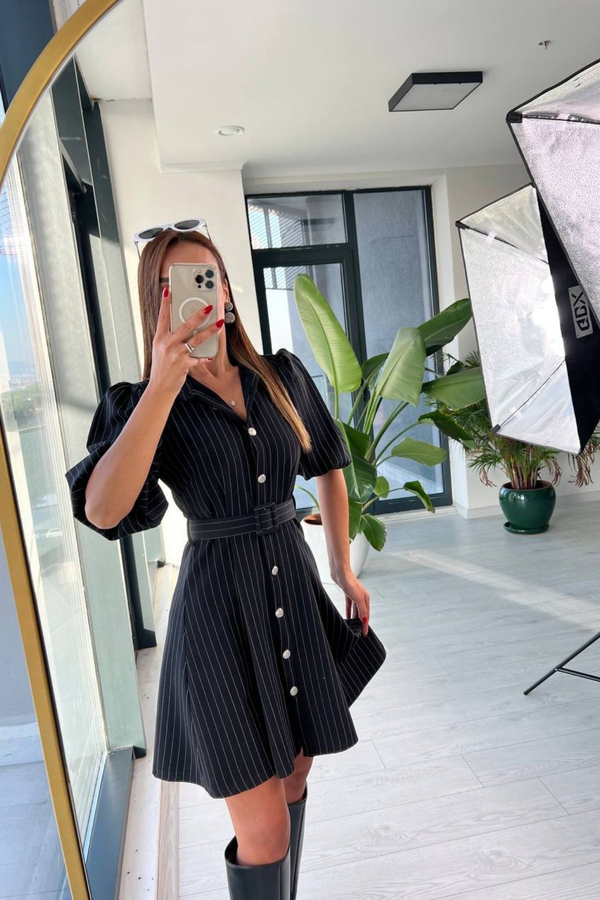 Siyah%20Çizgili%20Tok%20Krep%20Kumaş%20Kemerli%20Elbise