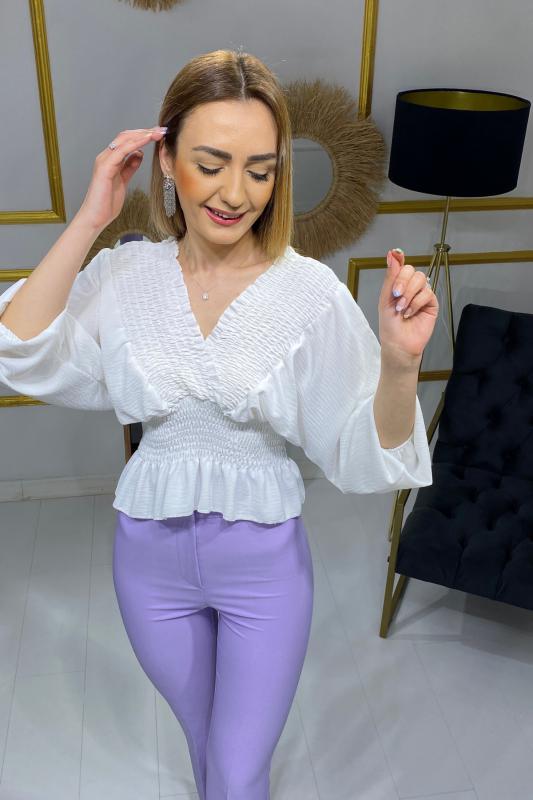 Beyaz%20Lastik%20Detaylı%20Bluz