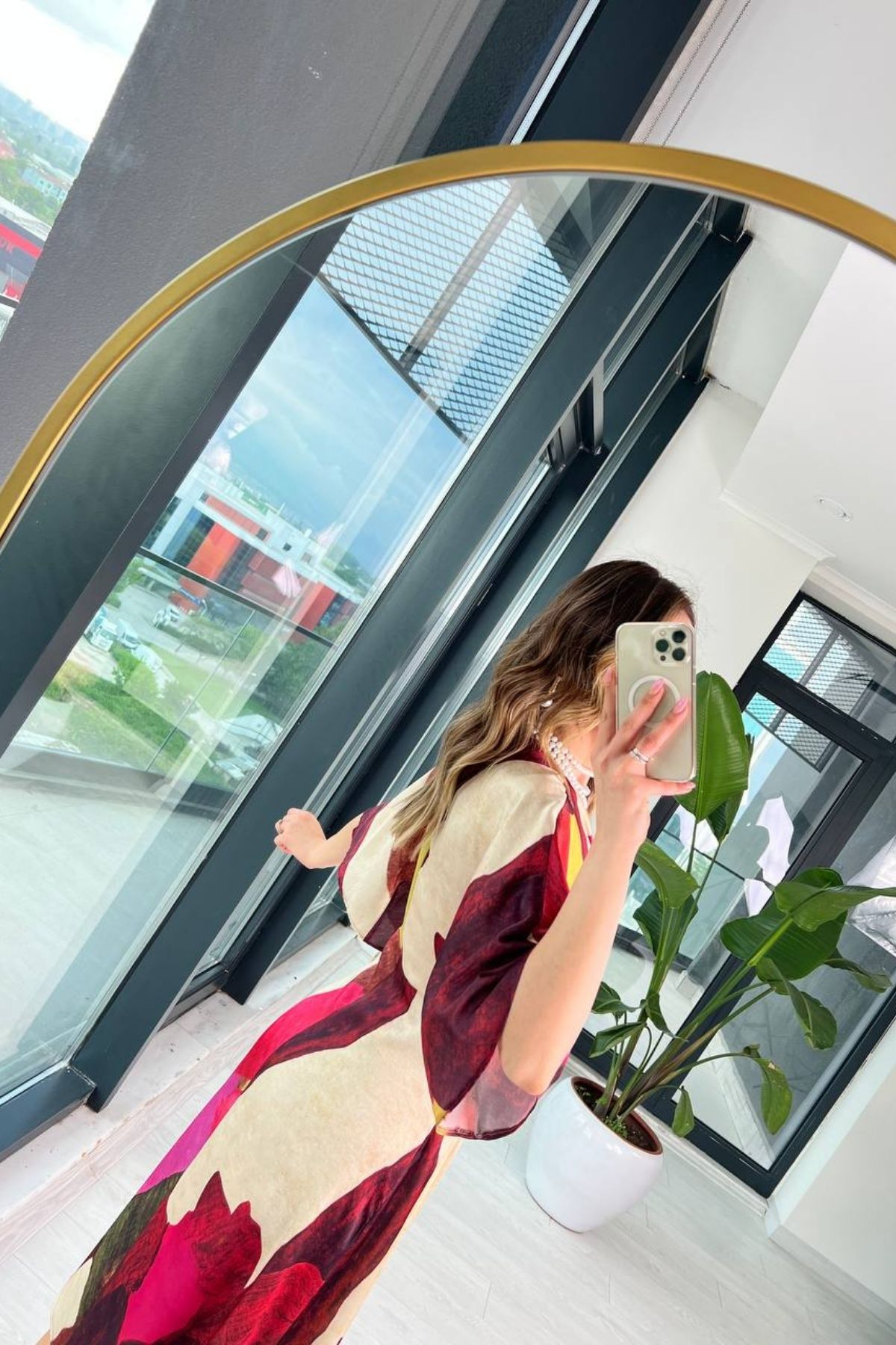 Renkli%20Düğüm%20Detaylı%20Midi%20Boy%20Saten%20Elbise