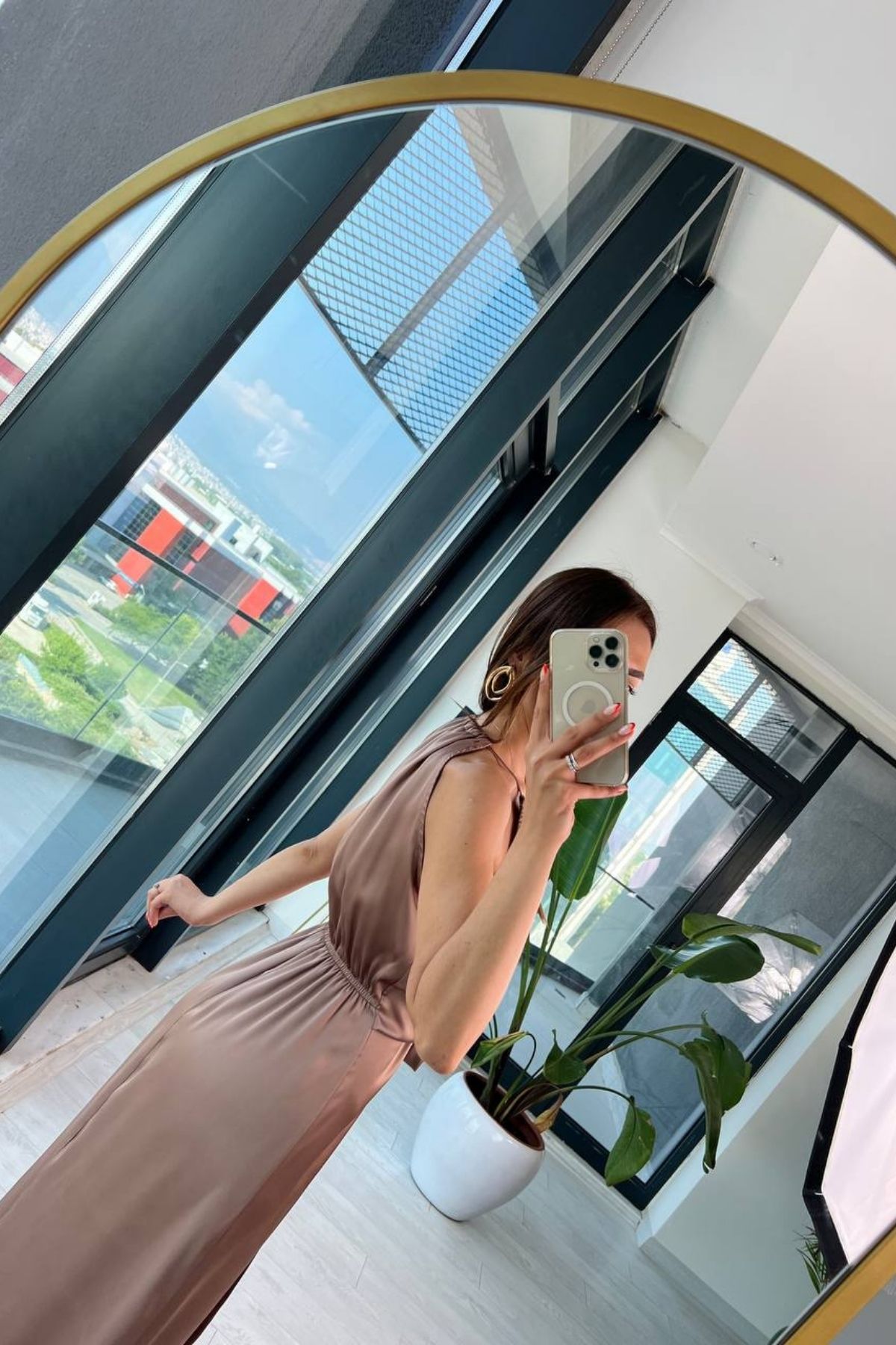 Tasarım%20Bronz%20Vizon%20İpek%20Saten%20Yırtmaç%20Detaylı%20Elbise