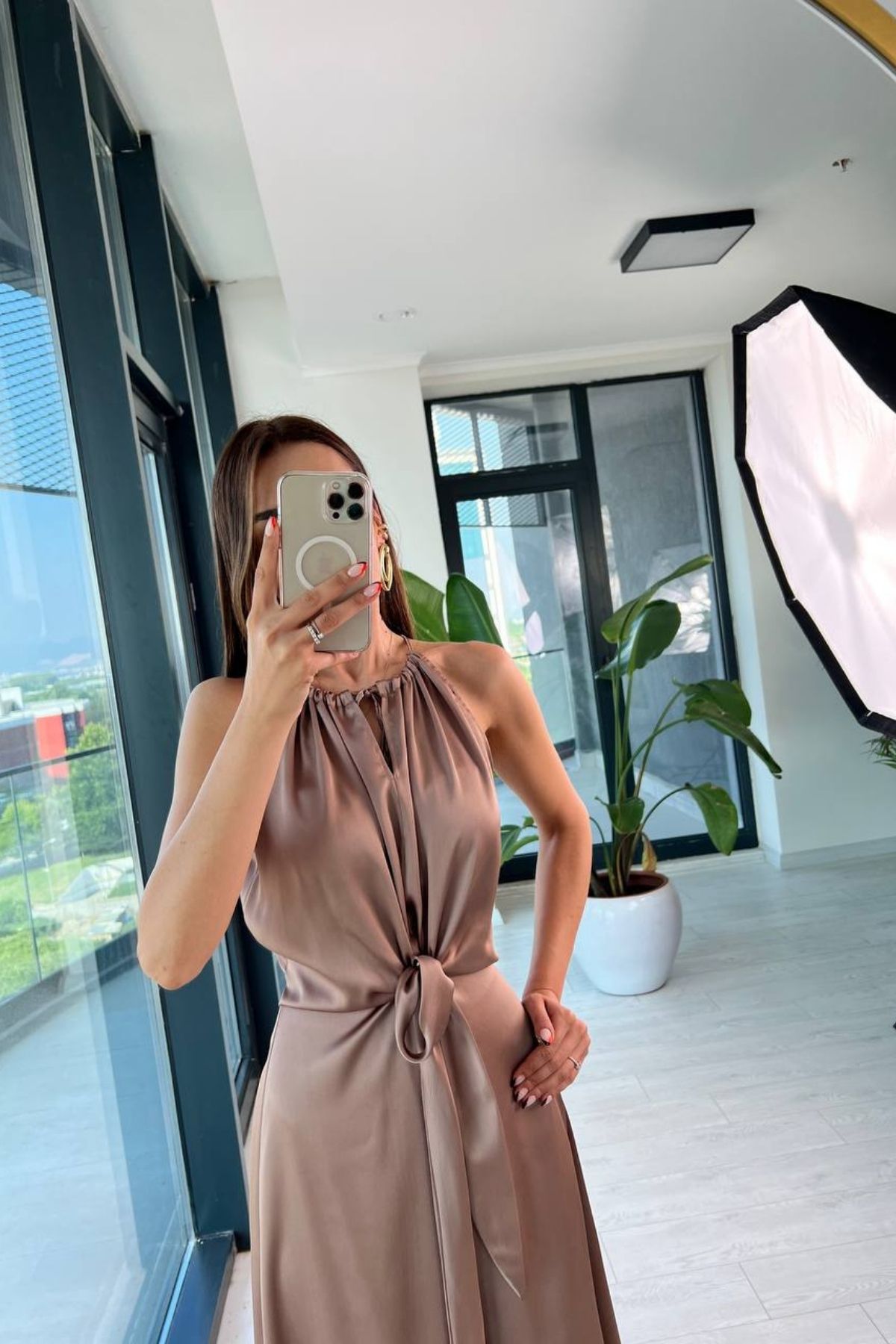 Tasarım%20Bronz%20Vizon%20İpek%20Saten%20Yırtmaç%20Detaylı%20Elbise
