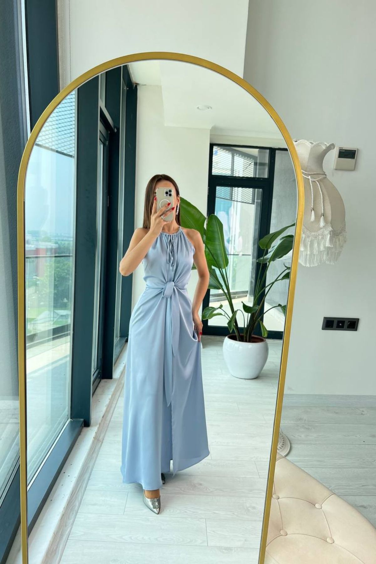 Tasarım%20Bebe%20Mavi%20İpek%20Saten%20Yırtmaç%20Detaylı%20Elbise