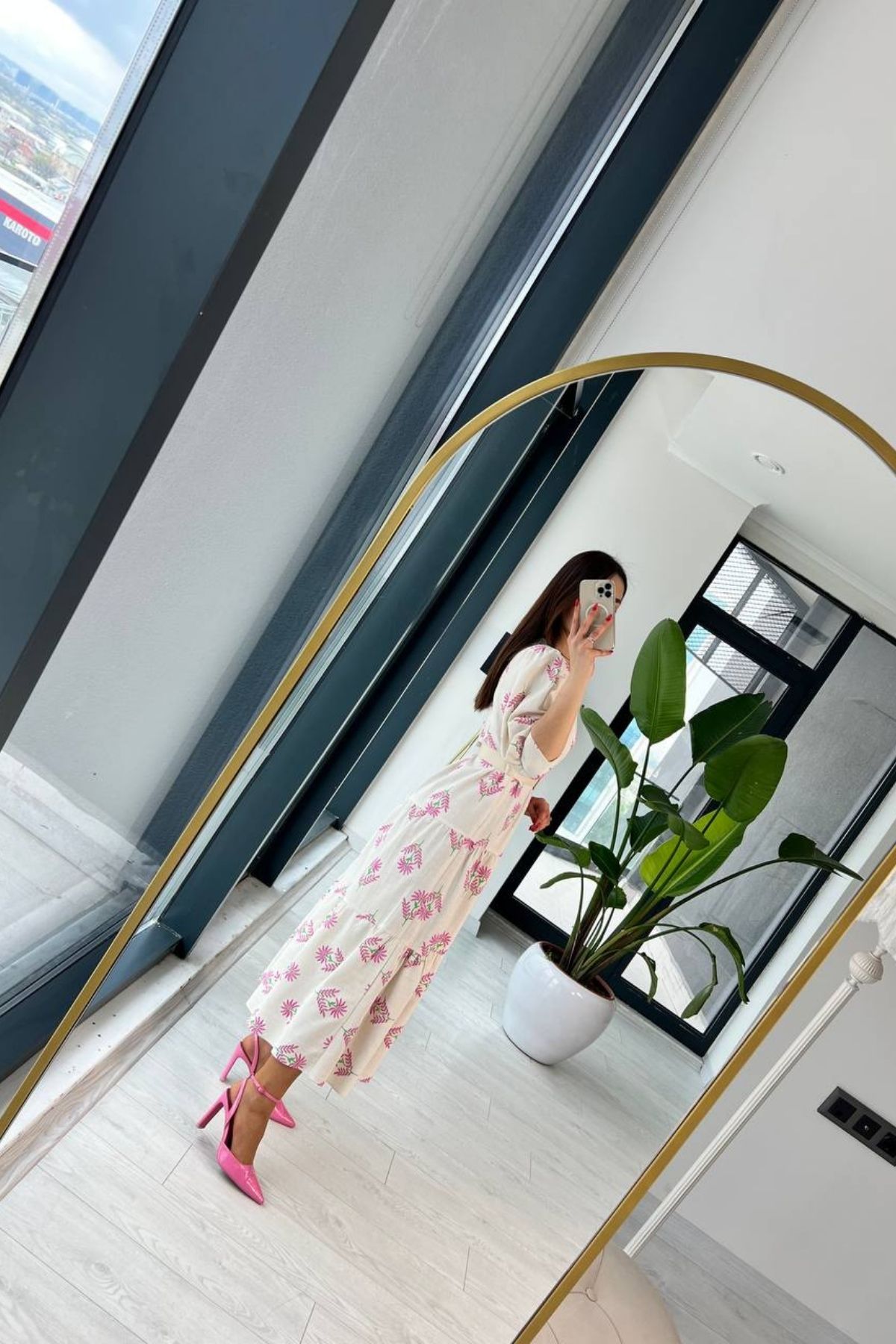 Pembe%20Nakışlı%20Kemerli%20%100%20Keten%20Elbise