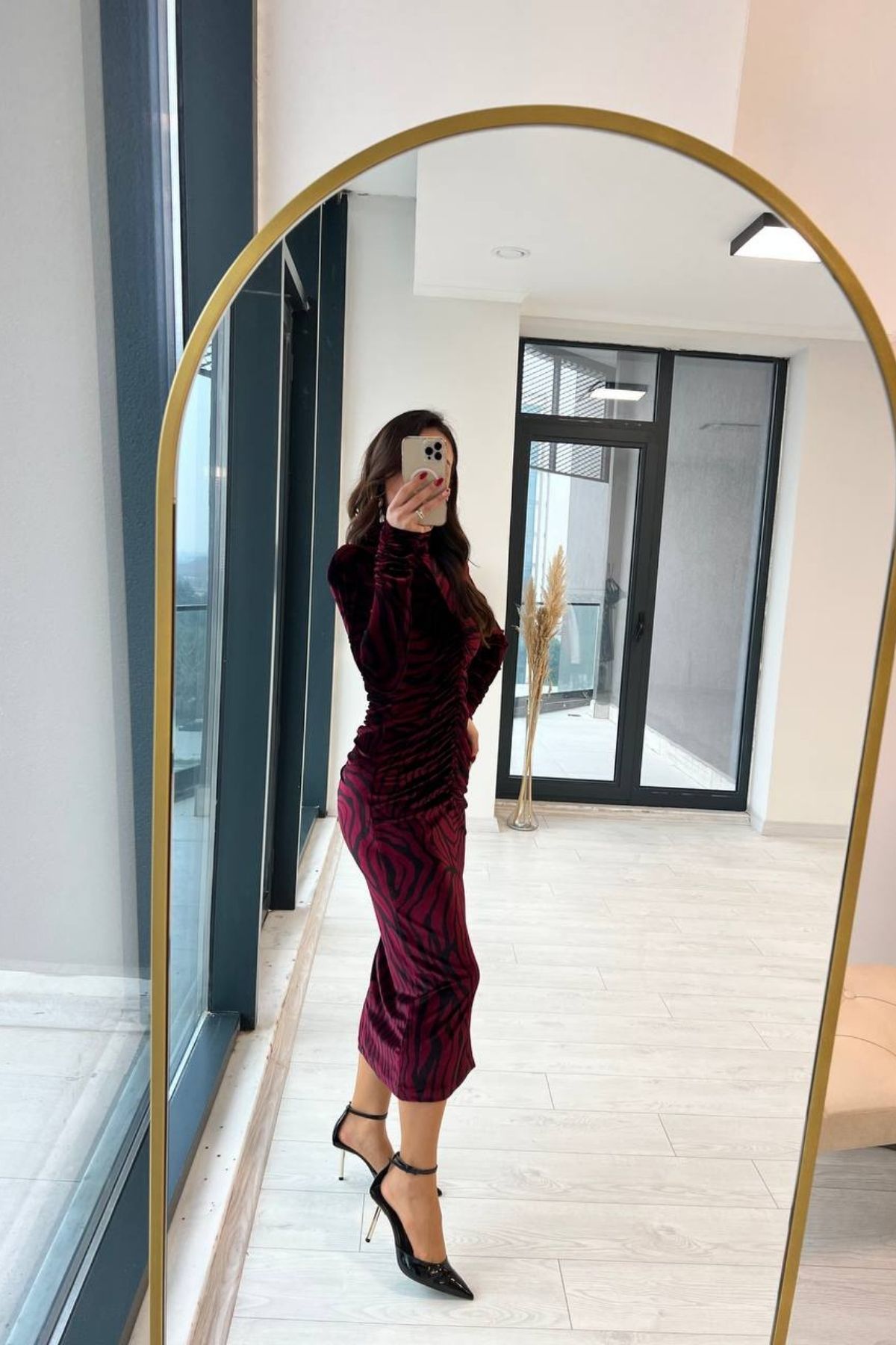 Bordo Siyah Kadife Büzgülü Elbise