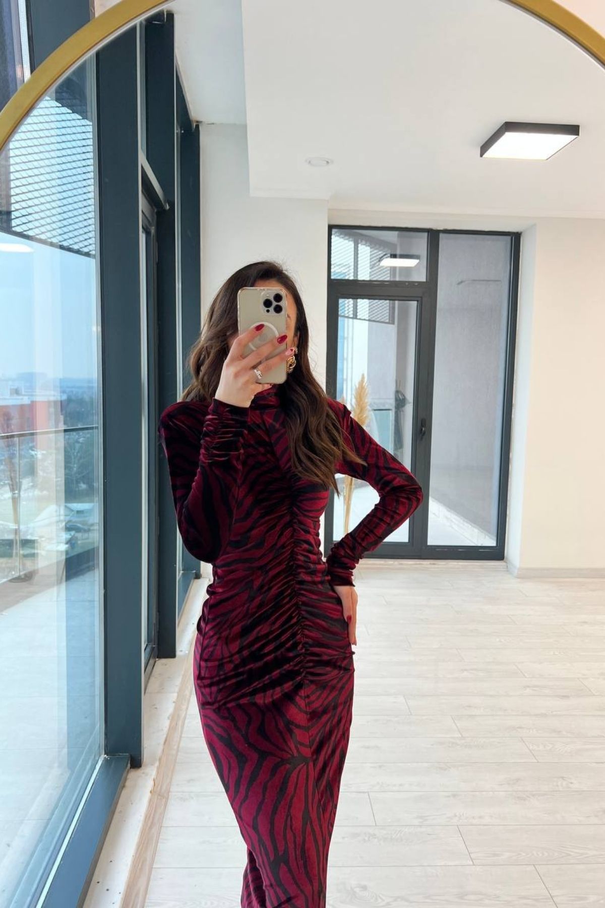 Bordo Siyah Kadife Büzgülü Elbise