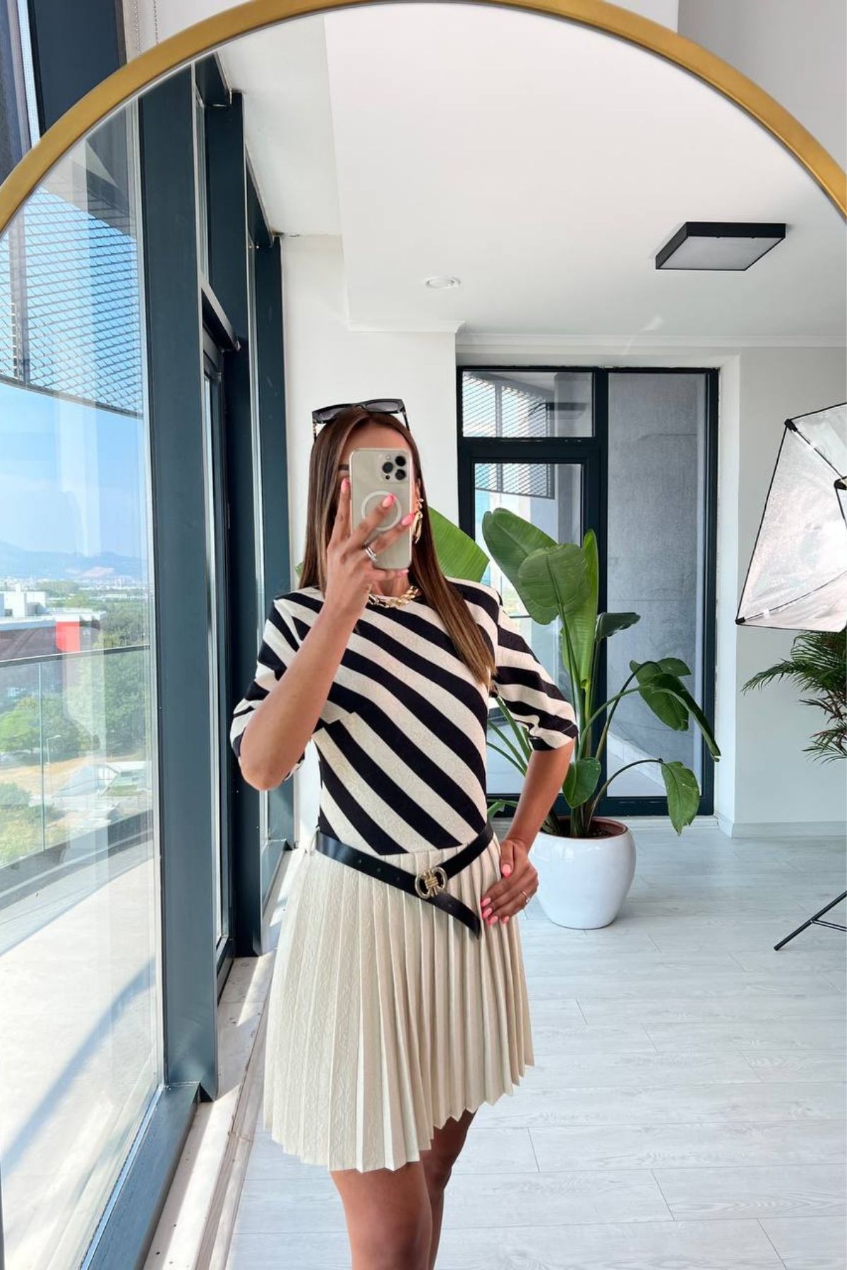 Jakarlı%20Kumaş%20Vatkalı%20Kemerli%20Pilise%20Mini%20Elbise
