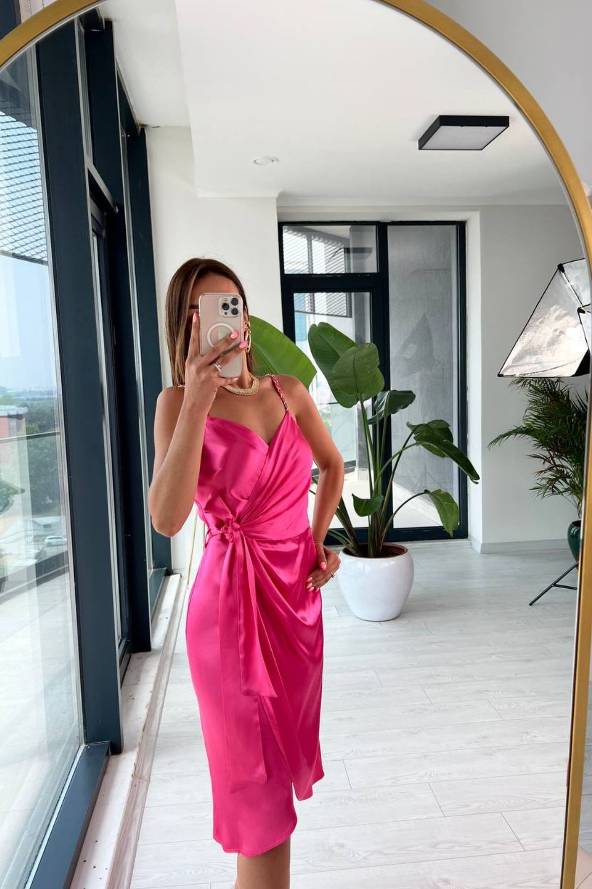 Pembe Tok%20Saten%20Zincir%20Askılı%20Elbise