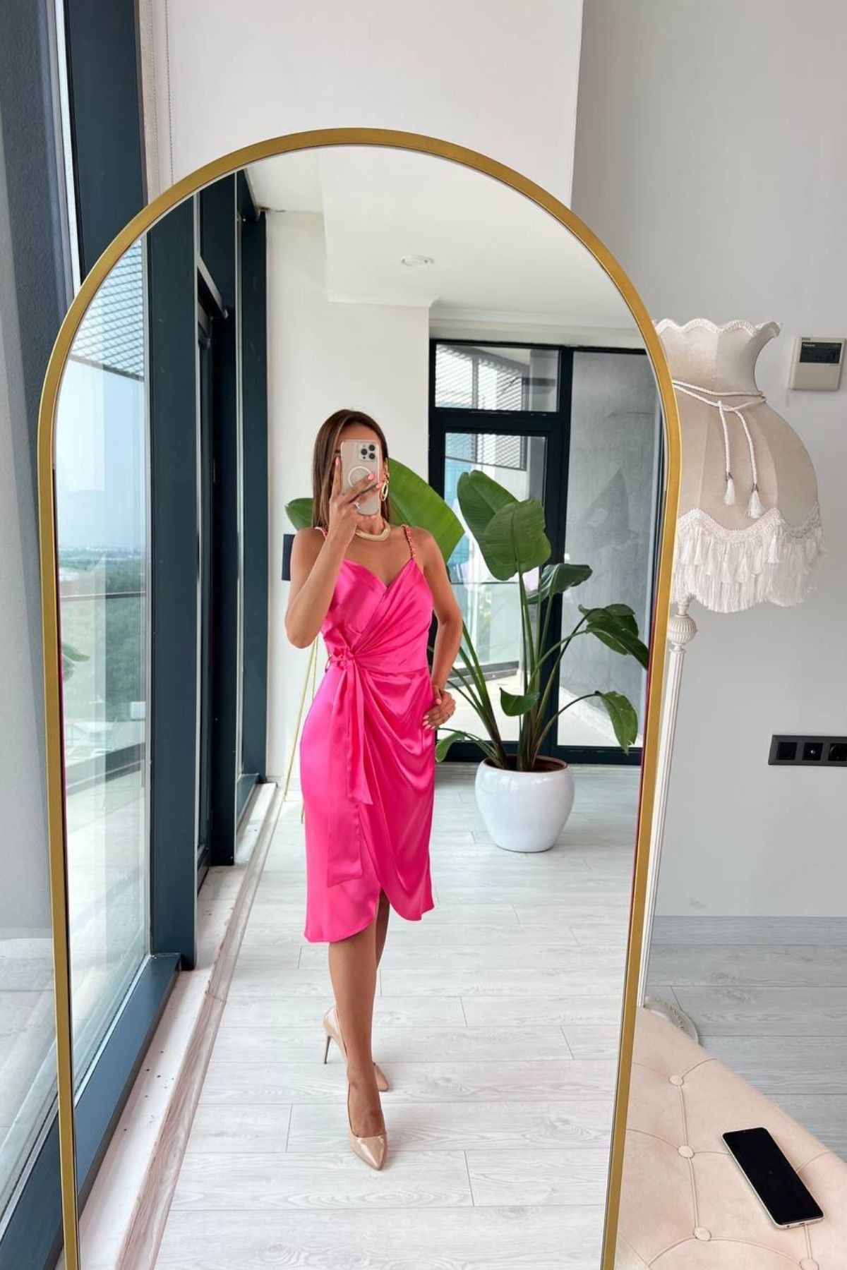 Pembe Tok%20Saten%20Zincir%20Askılı%20Elbise