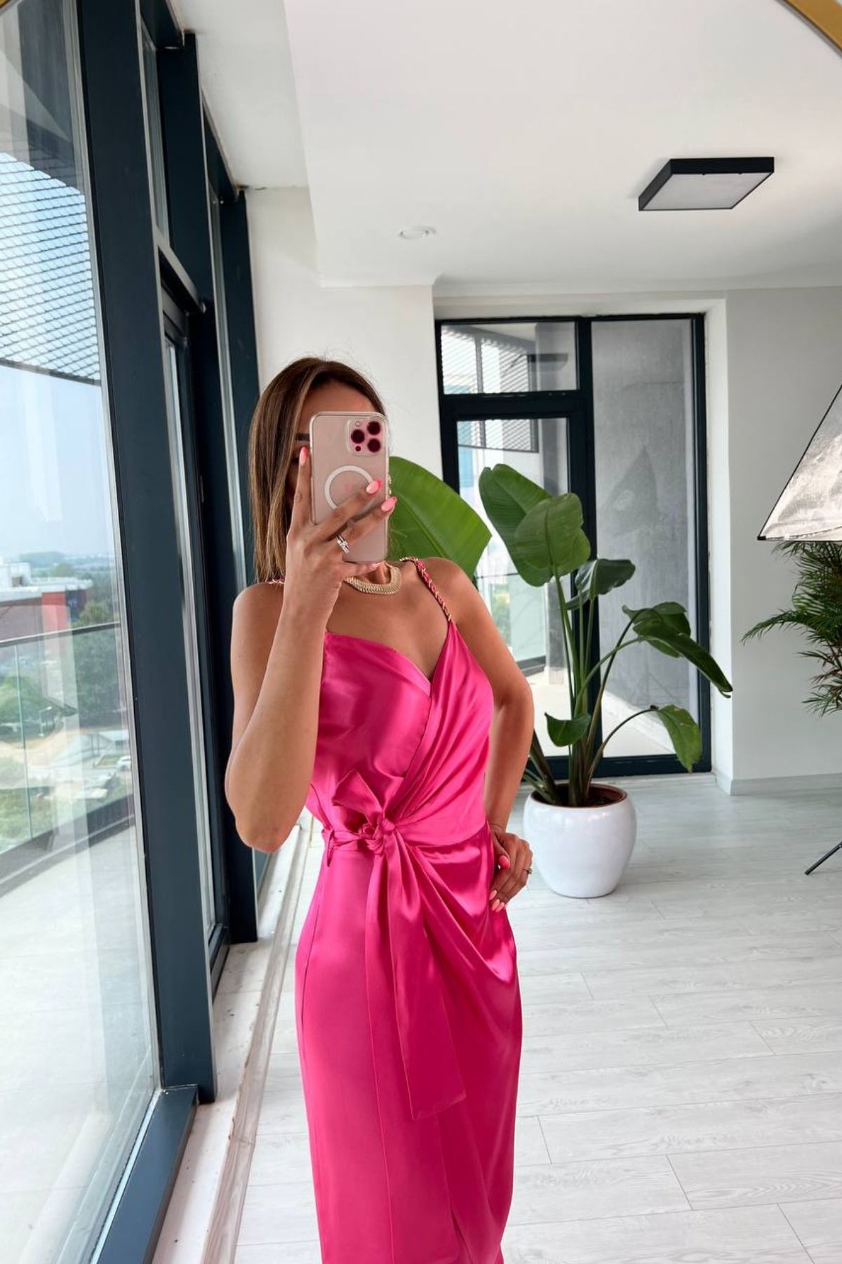 Pembe Tok%20Saten%20Zincir%20Askılı%20Elbise
