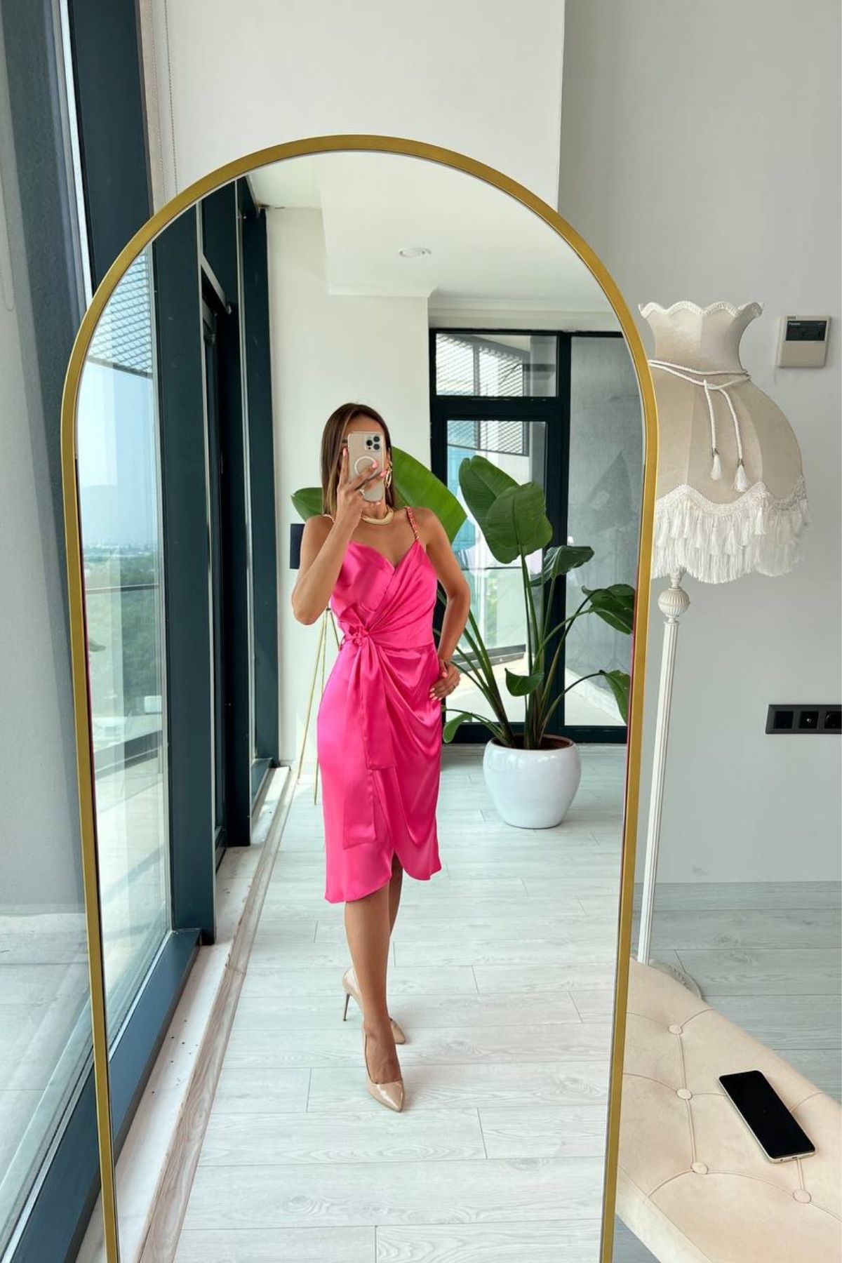 Pembe Tok%20Saten%20Zincir%20Askılı%20Elbise