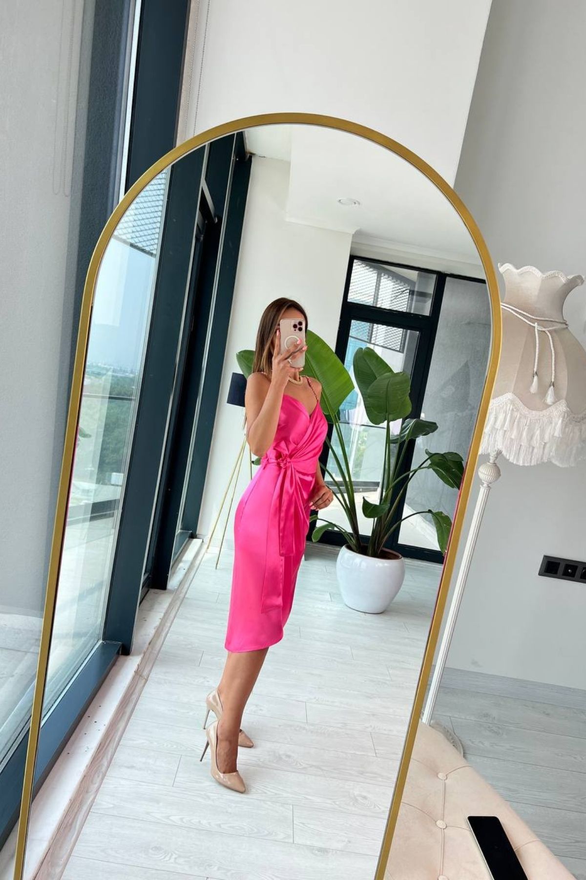 Pembe Tok%20Saten%20Zincir%20Askılı%20Elbise