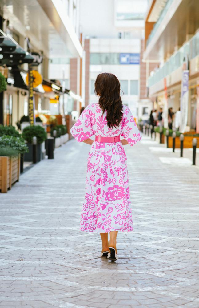 Pembe%20Desenli%20Poplin%20Kumaş%20Kemerli%20Elbise