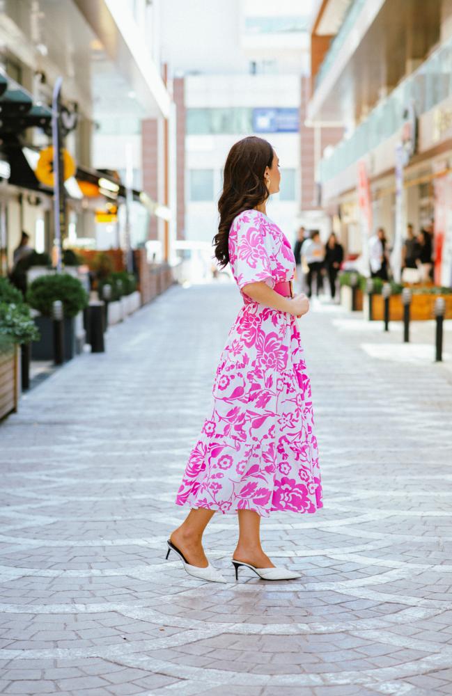 Pembe%20Desenli%20Poplin%20Kumaş%20Kemerli%20Elbise