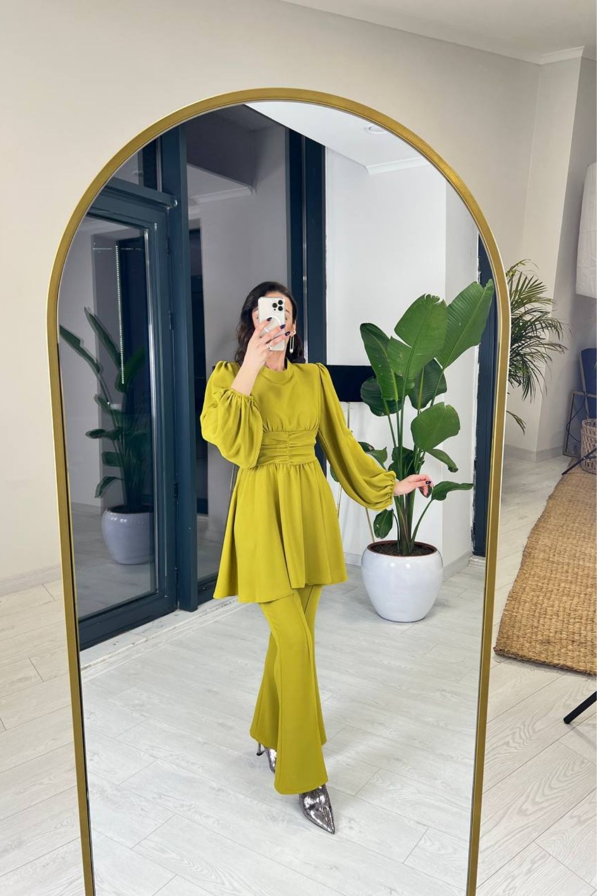 Yağ Yeşili Broş Detaylı Pantolon Bluz Takım