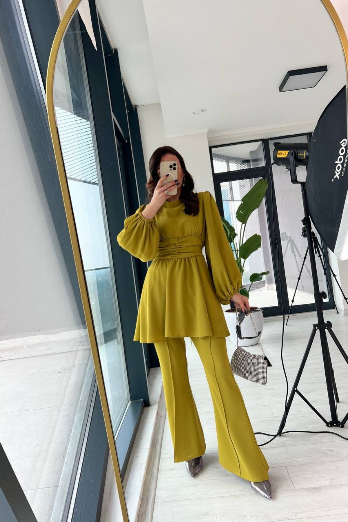 Yağ Yeşili Broş Detaylı Pantolon Bluz Takım