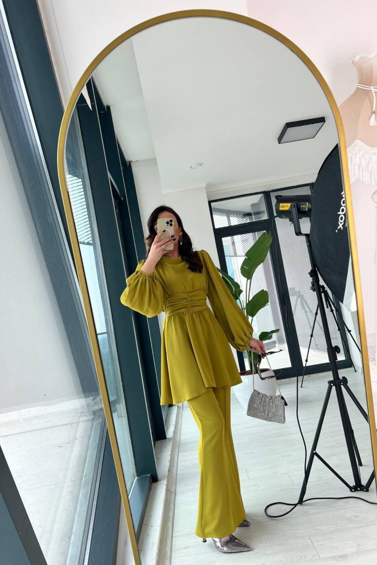 Yağ Yeşili Broş Detaylı Pantolon Bluz Takım