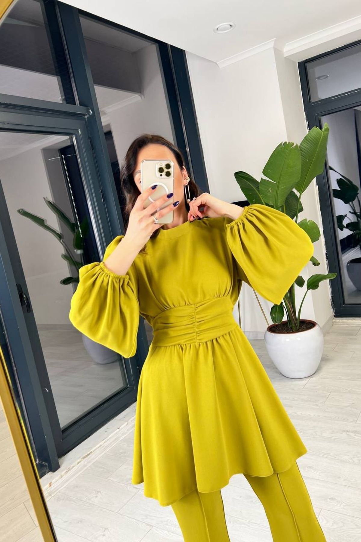 Yağ Yeşili Broş Detaylı Pantolon Bluz Takım