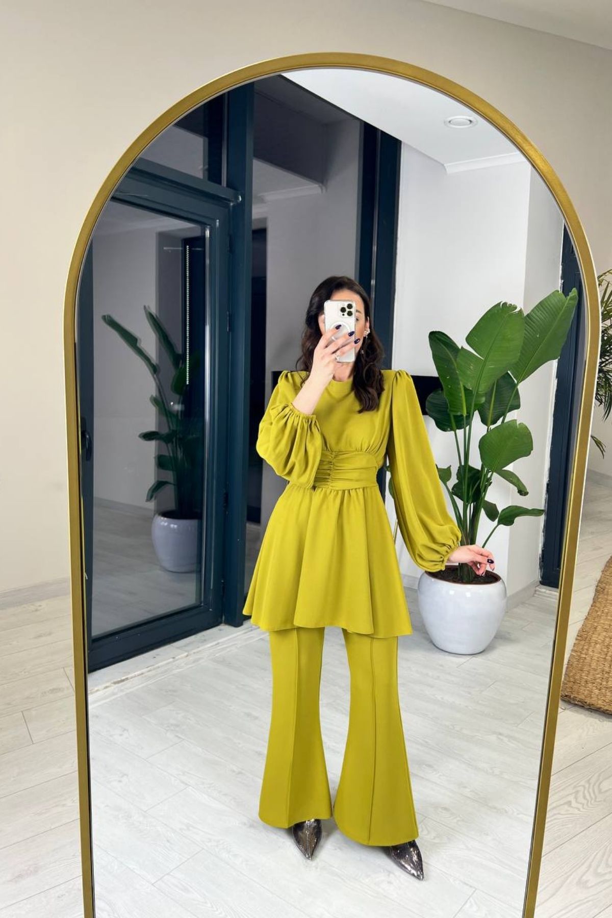 Yağ Yeşili Broş Detaylı Pantolon Bluz Takım