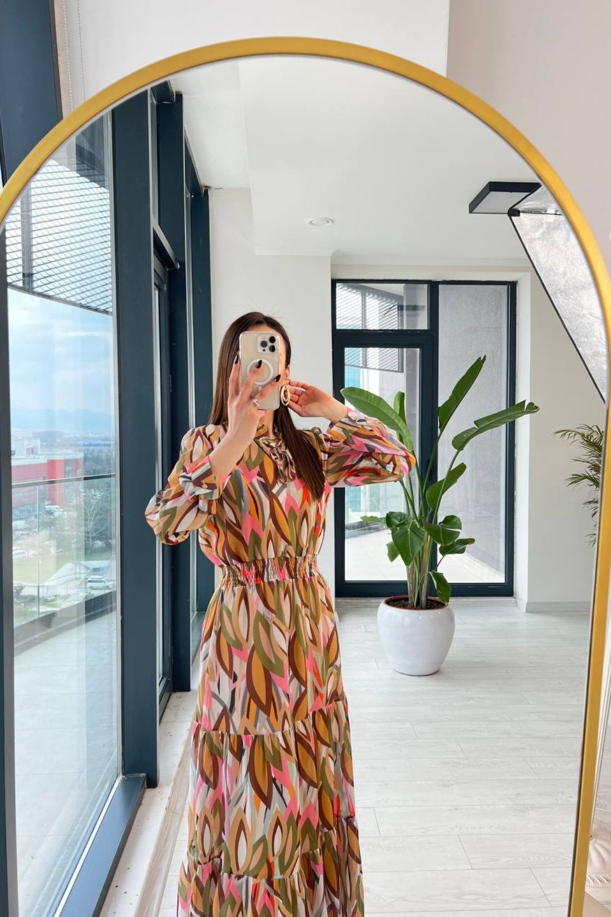 Şifon Kumaş Renkli Yaprak Desen Gipeli  Elbise