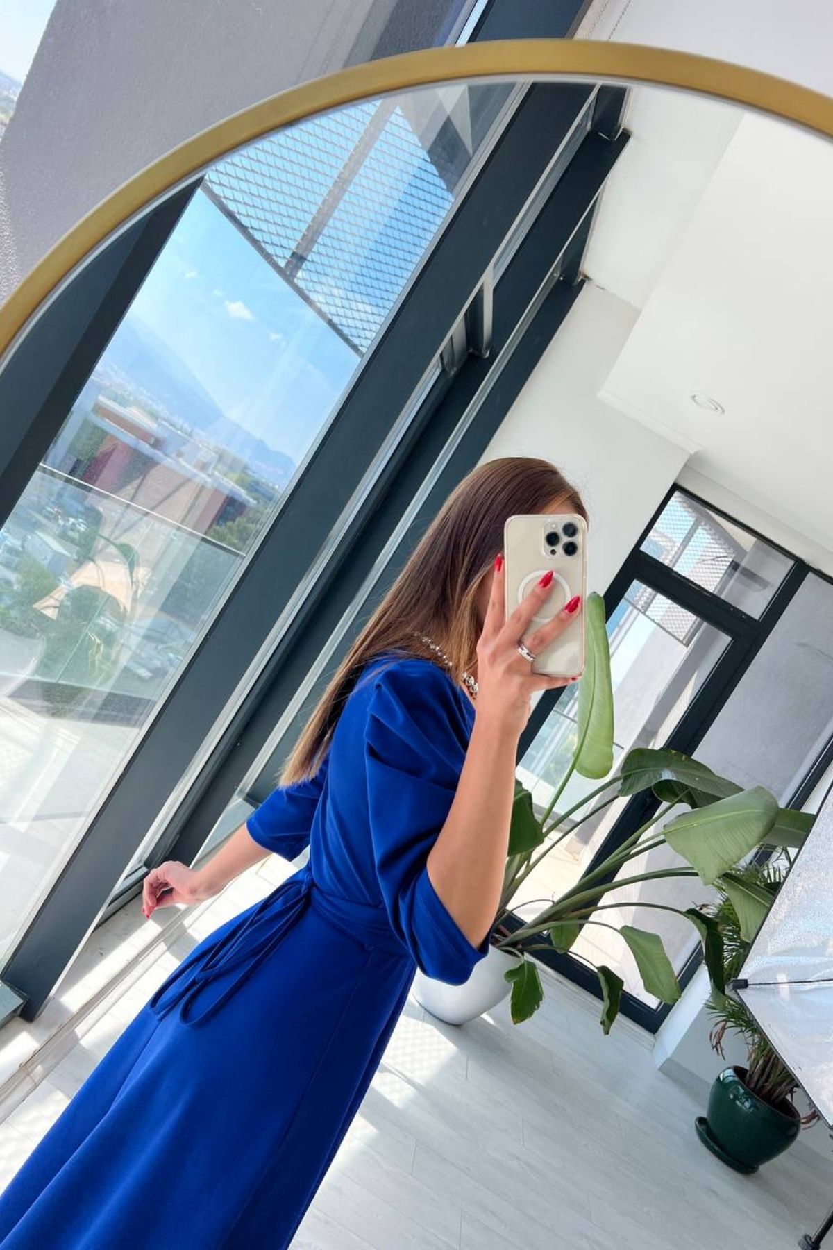 Saks%20Krep%20Kumaş%20Kuşak%20Detaylı%20Elbise