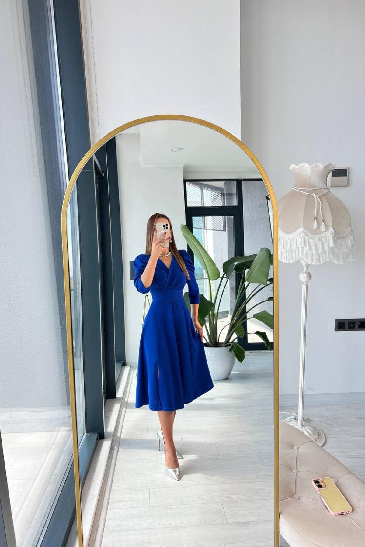Saks%20Krep%20Kumaş%20Kuşak%20Detaylı%20Elbise