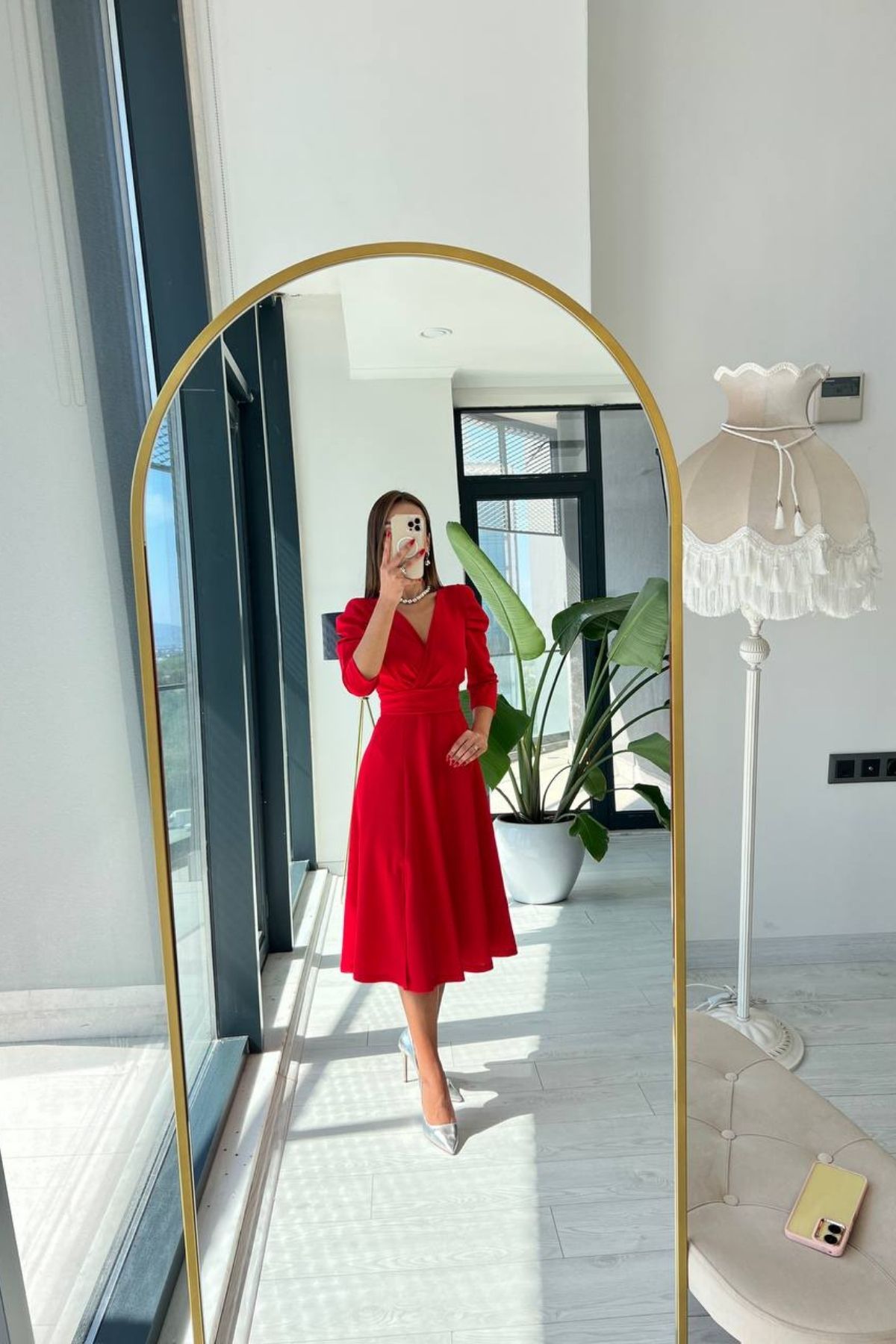 Kırmızı%20Krep%20Kumaş%20Kuşak%20Detaylı%20Elbise