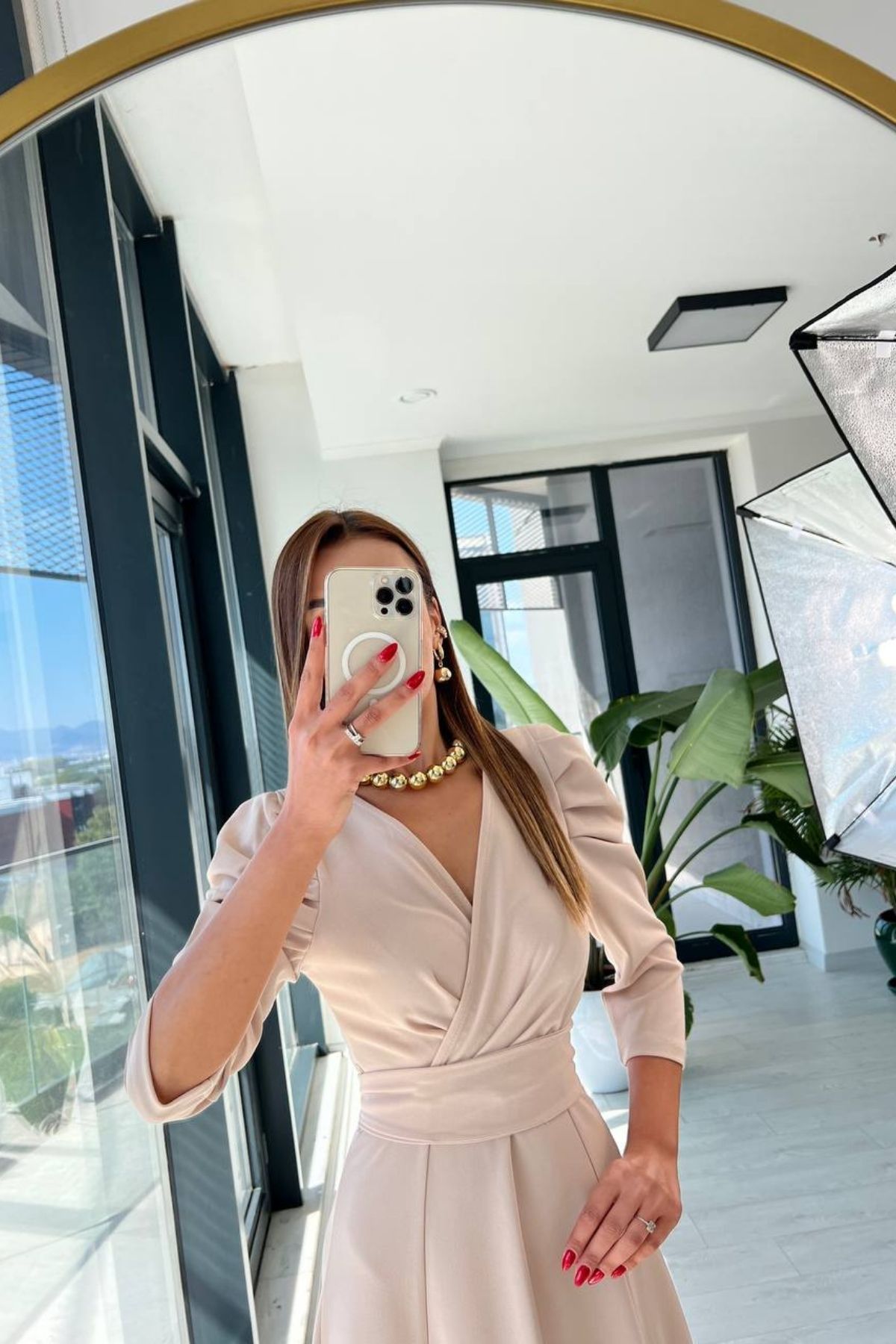 Bej%20Krep%20Kumaş%20Kuşak%20Detaylı%20Elbise