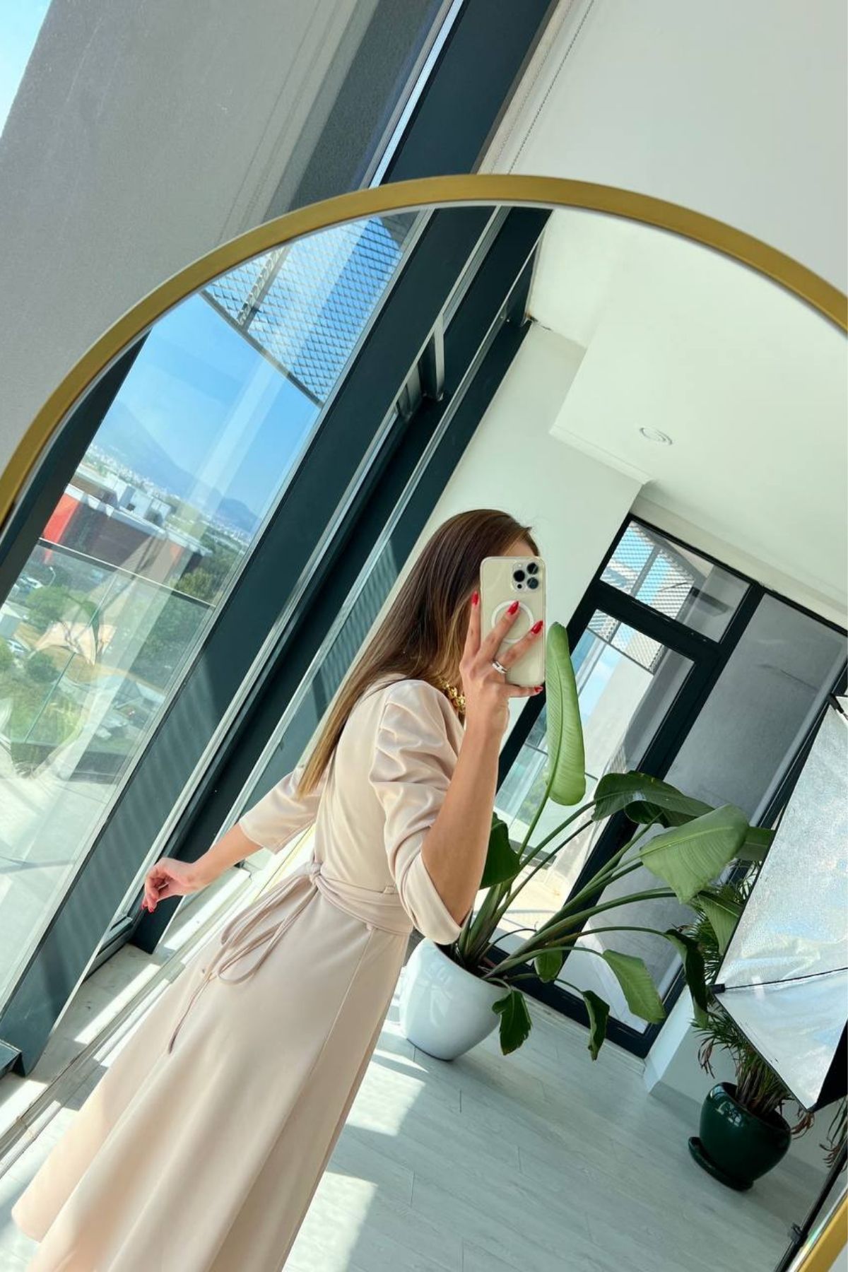 Bej%20Krep%20Kumaş%20Kuşak%20Detaylı%20Elbise
