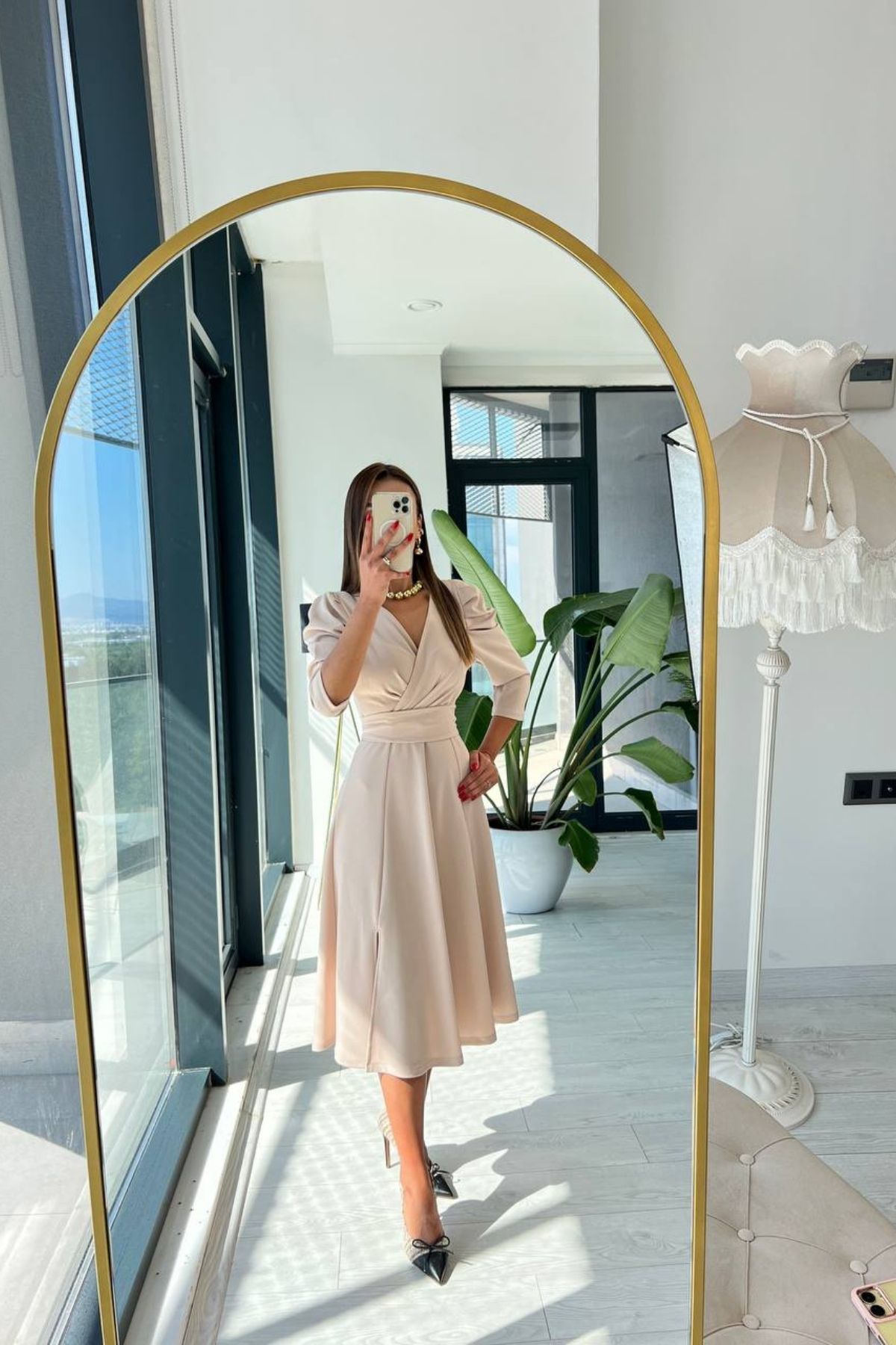 Bej%20Krep%20Kumaş%20Kuşak%20Detaylı%20Elbise