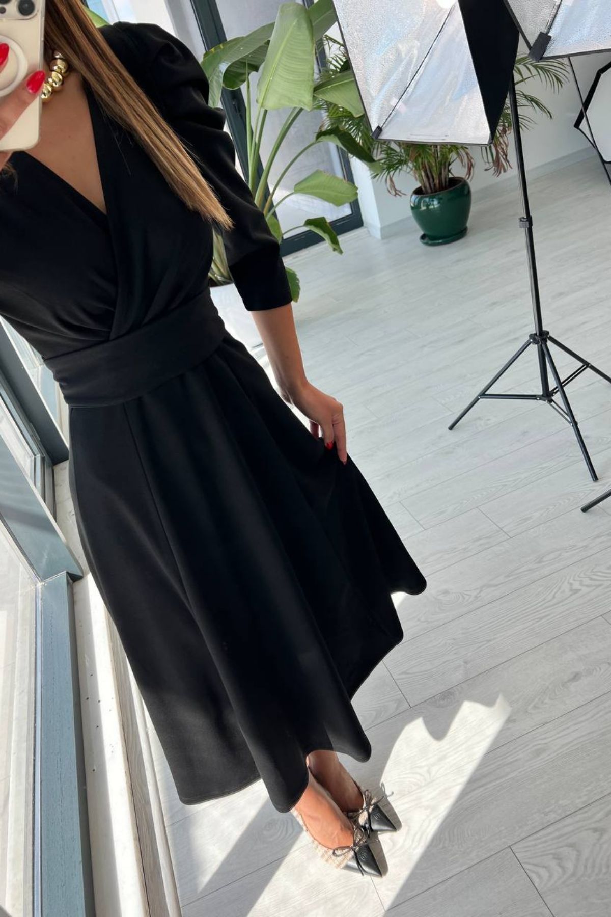 Siyah%20Krep%20Kumaş%20Kuşak%20Detaylı%20Elbise