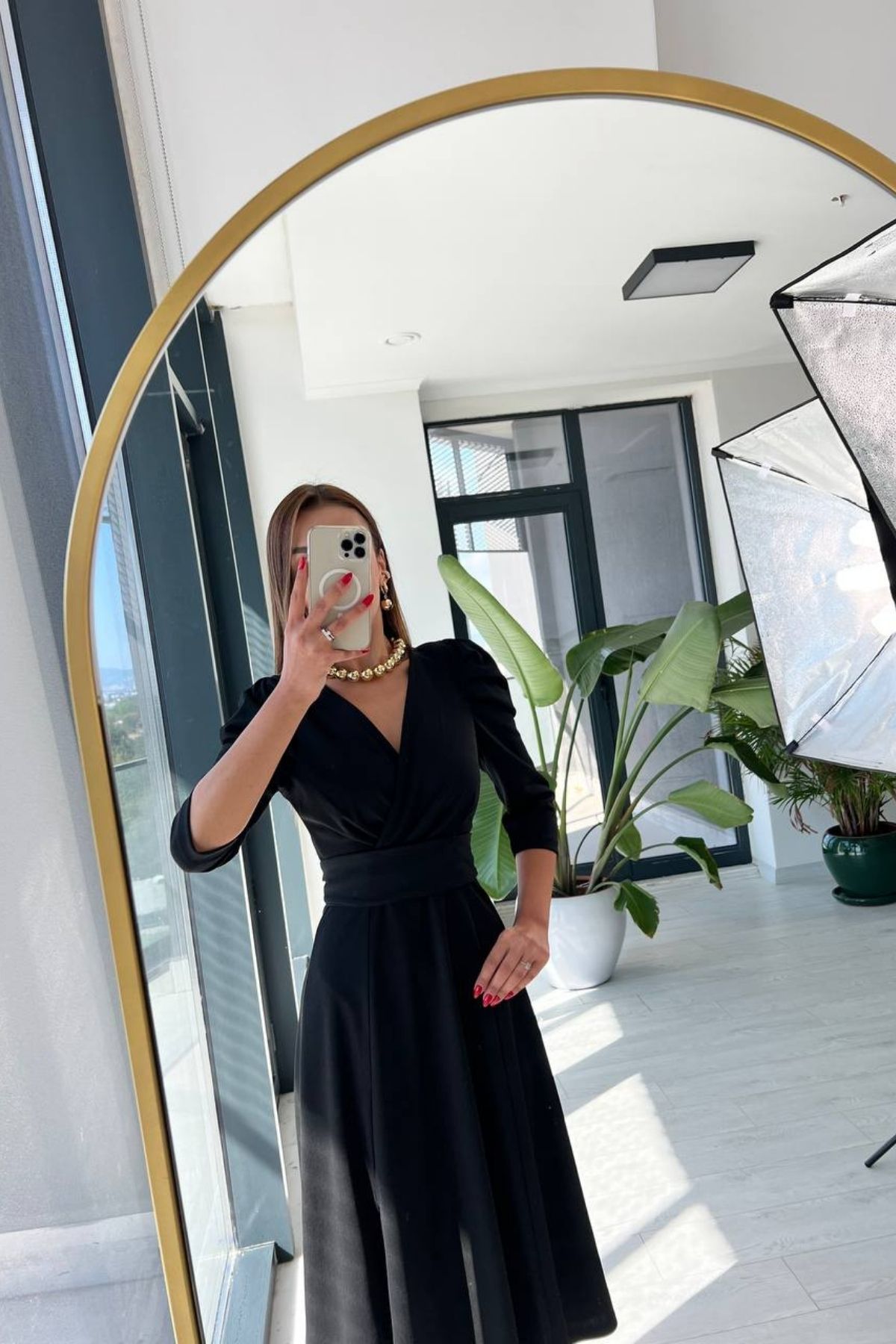 Siyah%20Krep%20Kumaş%20Kuşak%20Detaylı%20Elbise