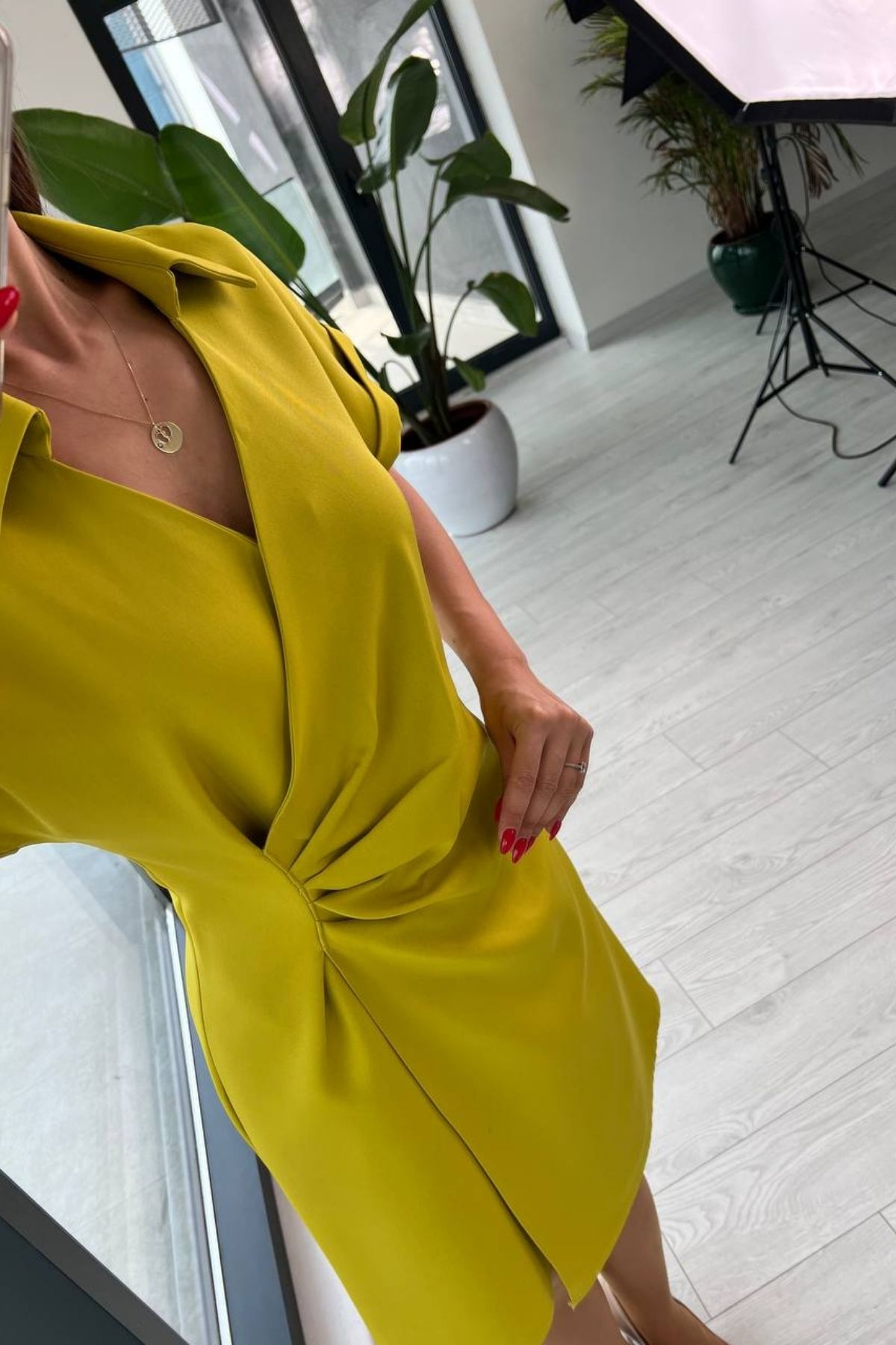 Olive%20Yağ%20Yeşili%20Gömlek%20Yaka%20Bel%20Detaylı%20Elbise