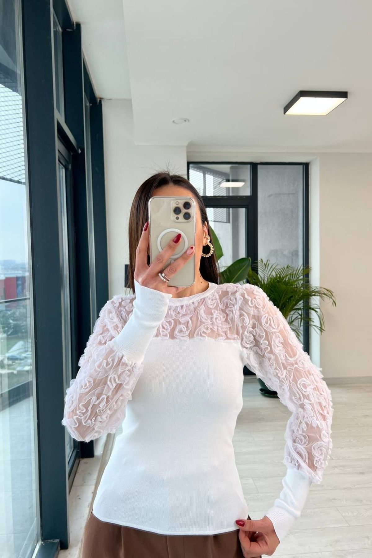 Beyaz Anjelica Tül DetaylıTriko Bluz