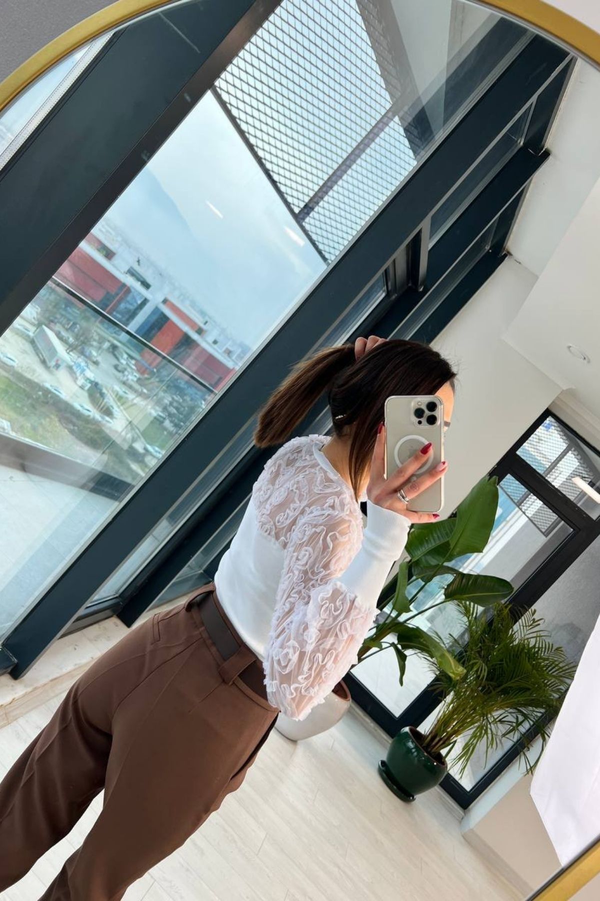 Beyaz Anjelica Tül DetaylıTriko Bluz