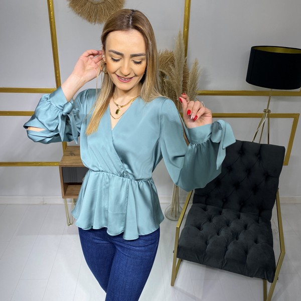 Mint%20Yeşili%20Kol%20Yırtmaçlı%20Kruvaze%20Bluz