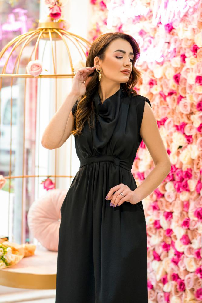 Siyah%20Tasarım%20Cepli%20Saten%20Elbise