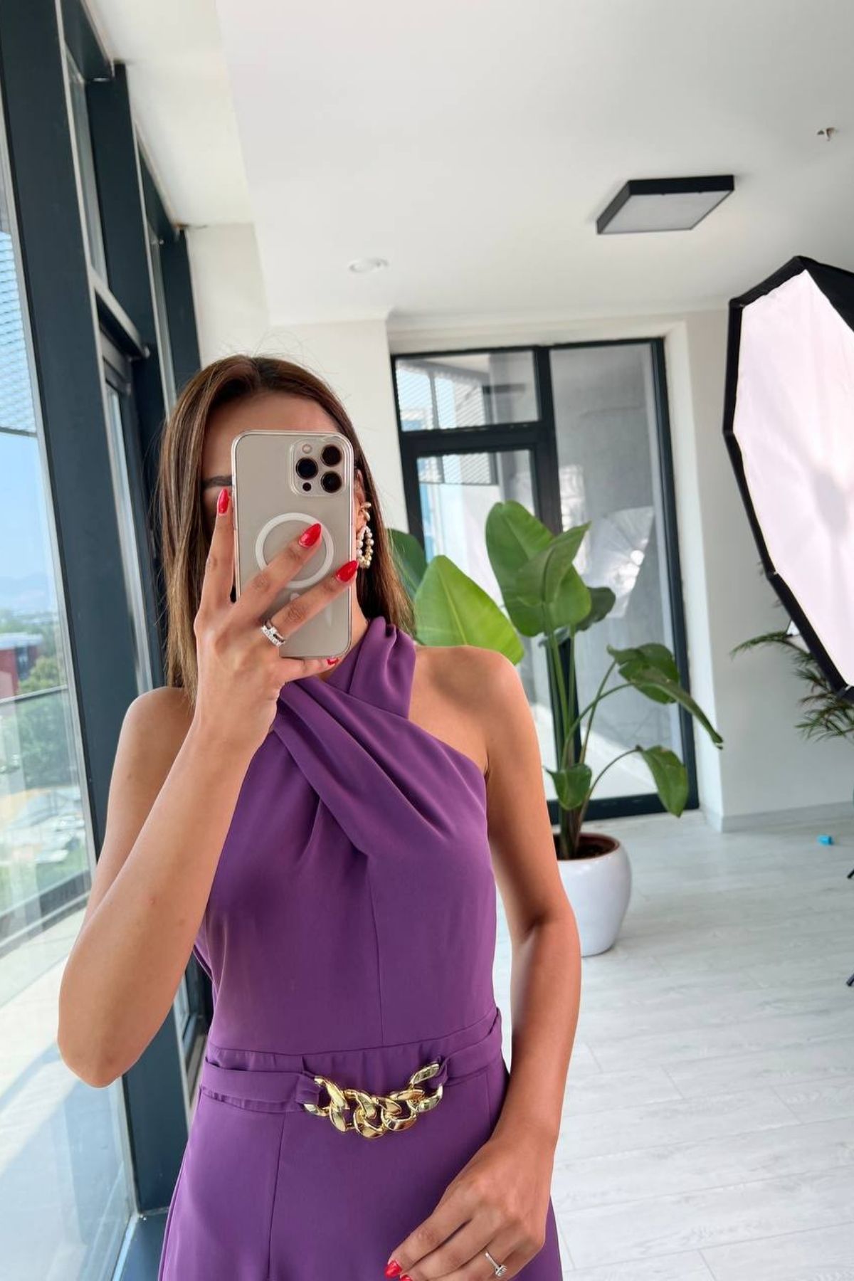 Mor%20ipekli%20Crep%20Zincir%20Bel%20Detaylı%20Elbise