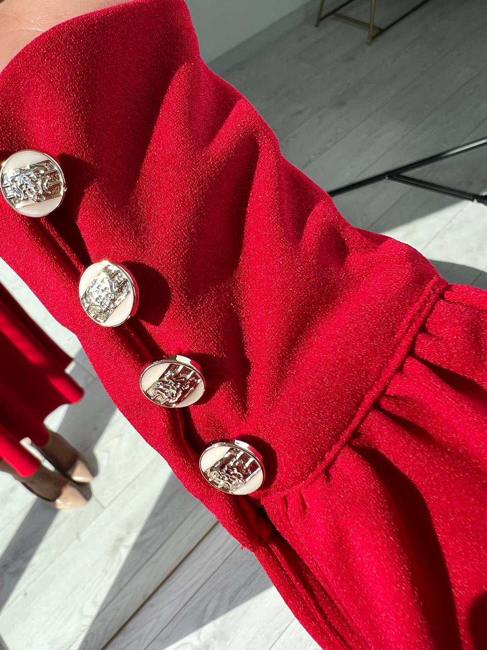 Kırmızı Krep Düğme Detaylı Kloş Elbise