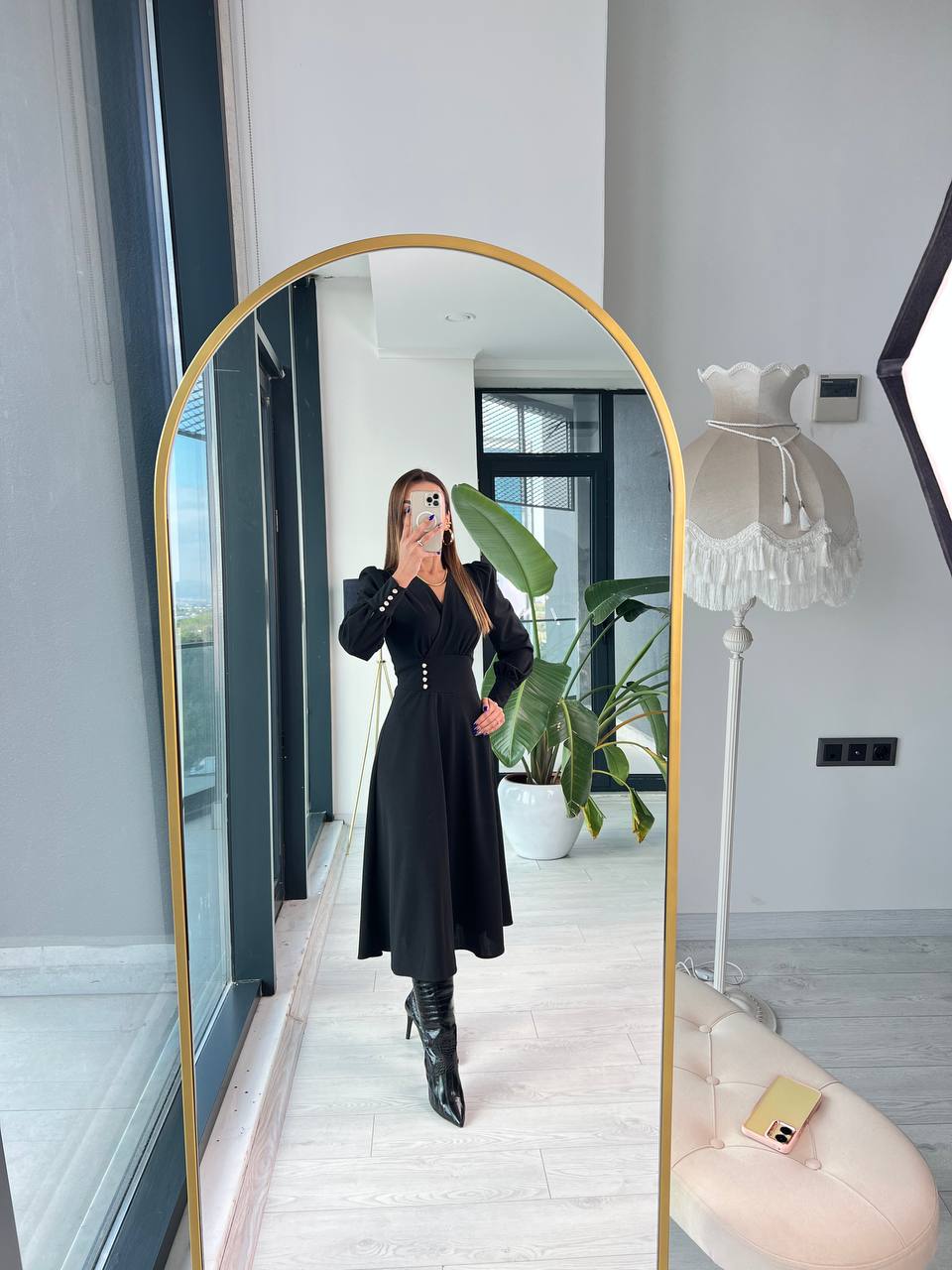 Siyah Krep Düğme Detaylı Kloş Elbise