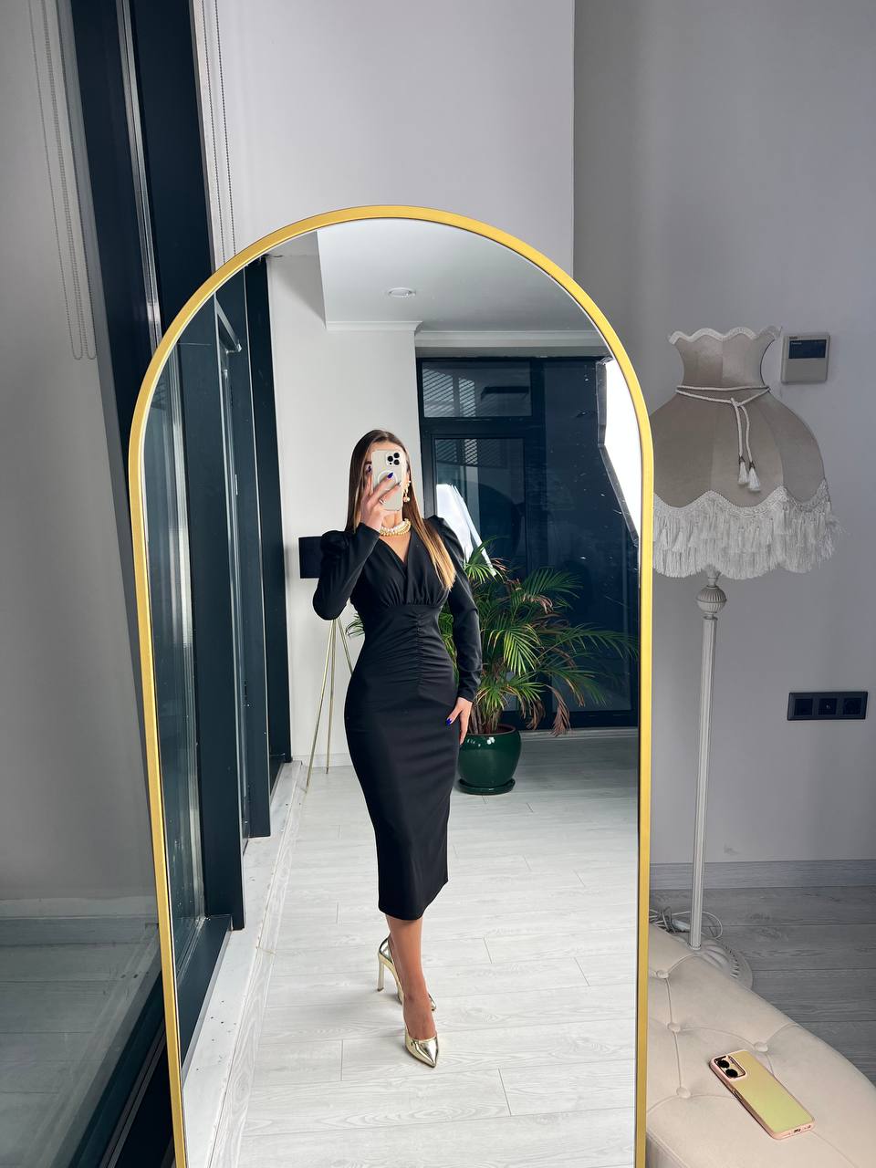 Siyah Sırt Detaylı Likralı Krep Kumaş Elbise