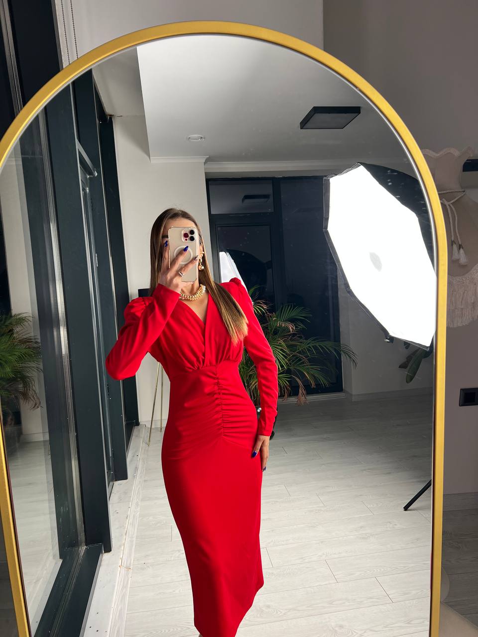 Kırmızı%20Sırt%20Detaylı%20Likralı%20Krep%20Kumaş%20Elbise